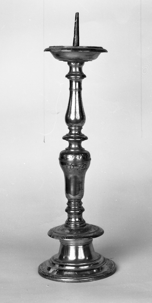 candeliere d'altare, coppia - bottega toscana (sec. XVII)