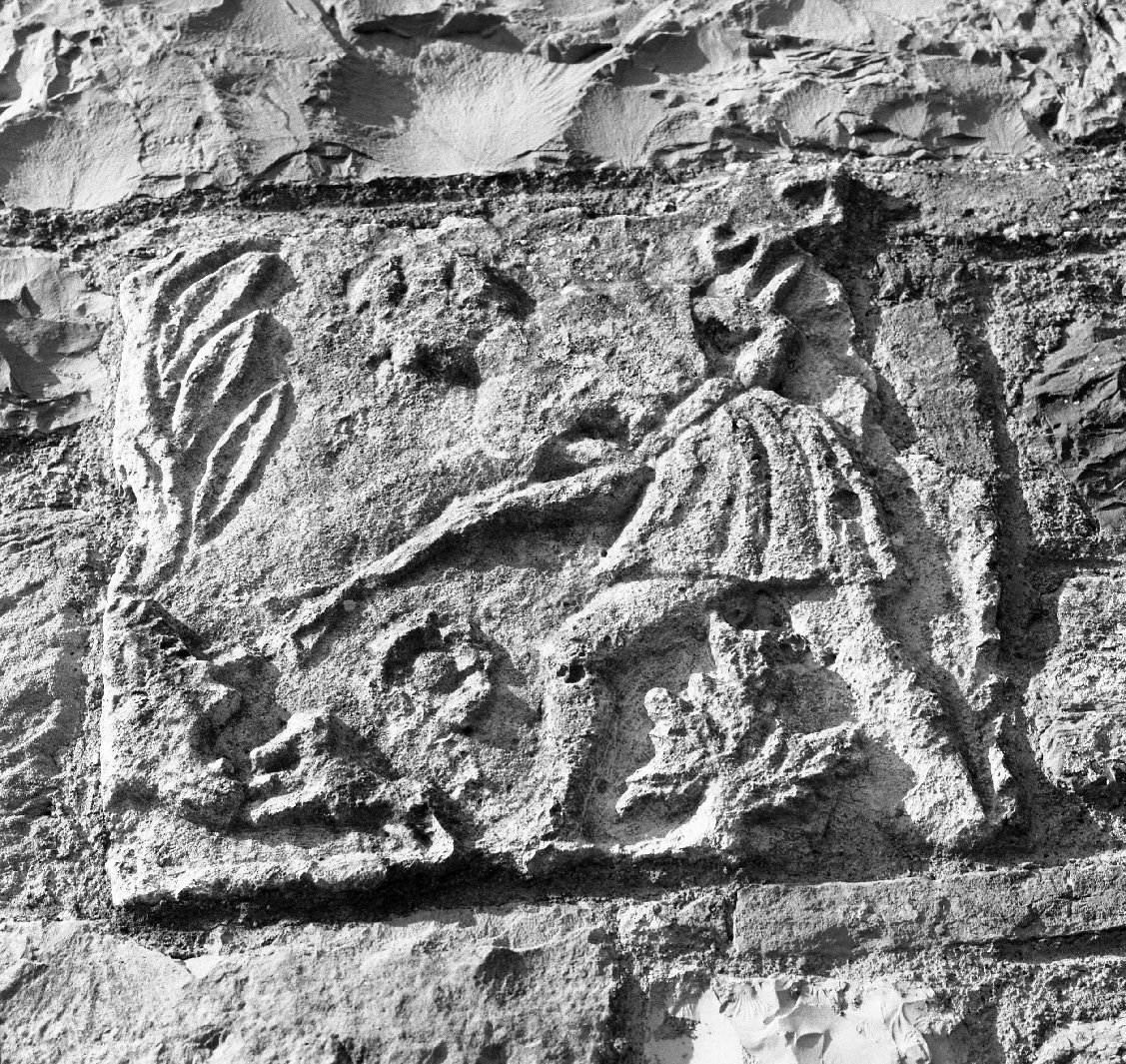 caccia al cinghiale (rilievo, frammento) - bottega toscana (sec. XII)