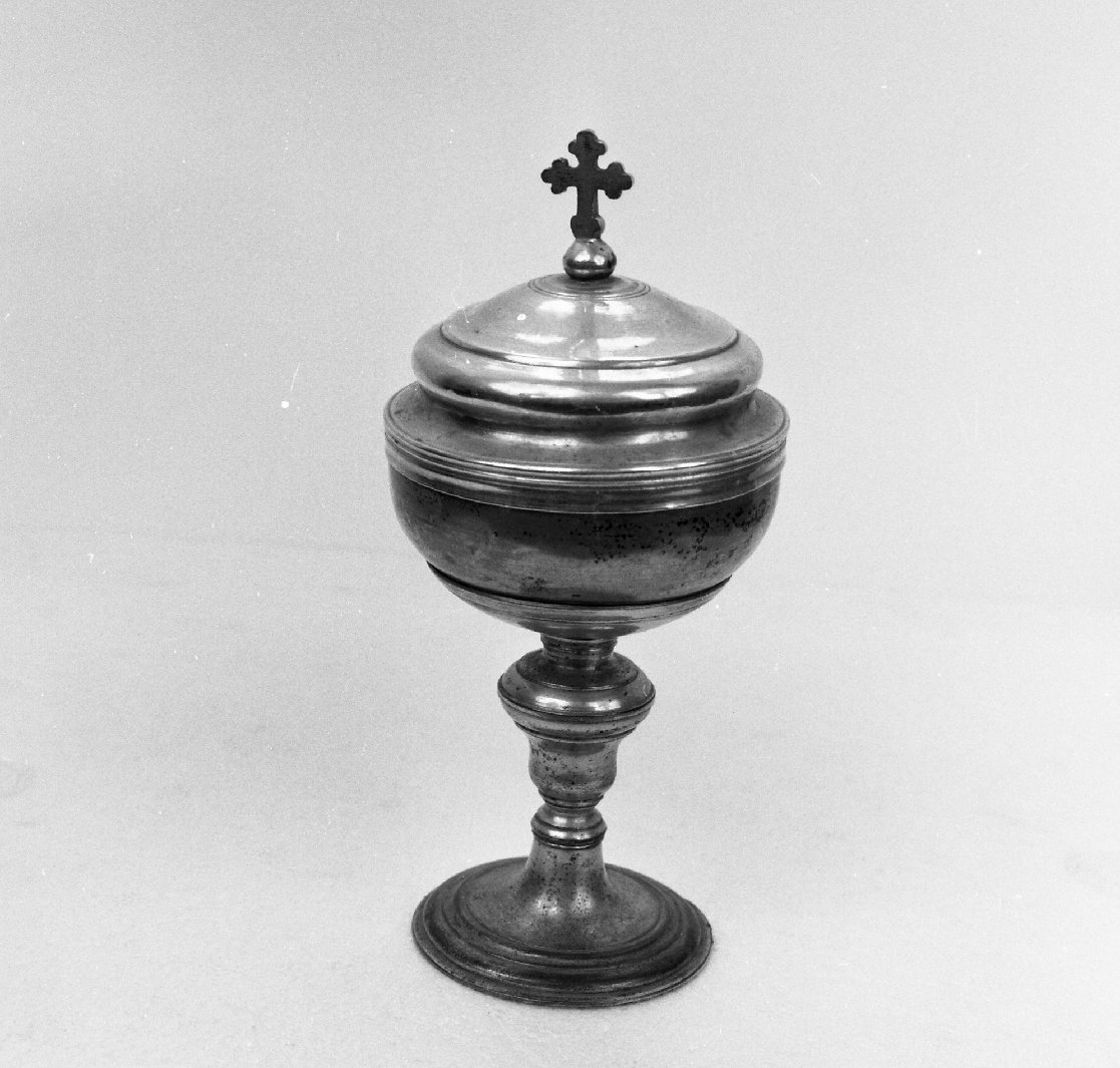 pisside - bottega toscana (fine/inizio secc. XVII/ XVIII)