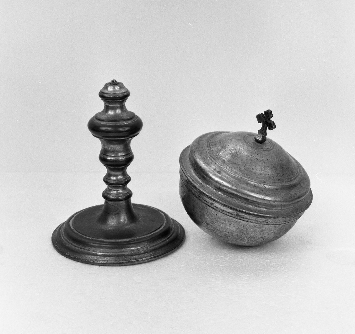 pisside - bottega toscana (fine/inizio secc. XVII/ XVIII)