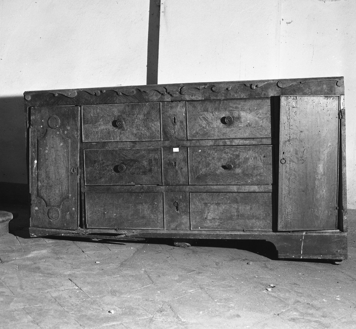 mobile da sacrestia, serie - bottega toscana (sec. XVIII)