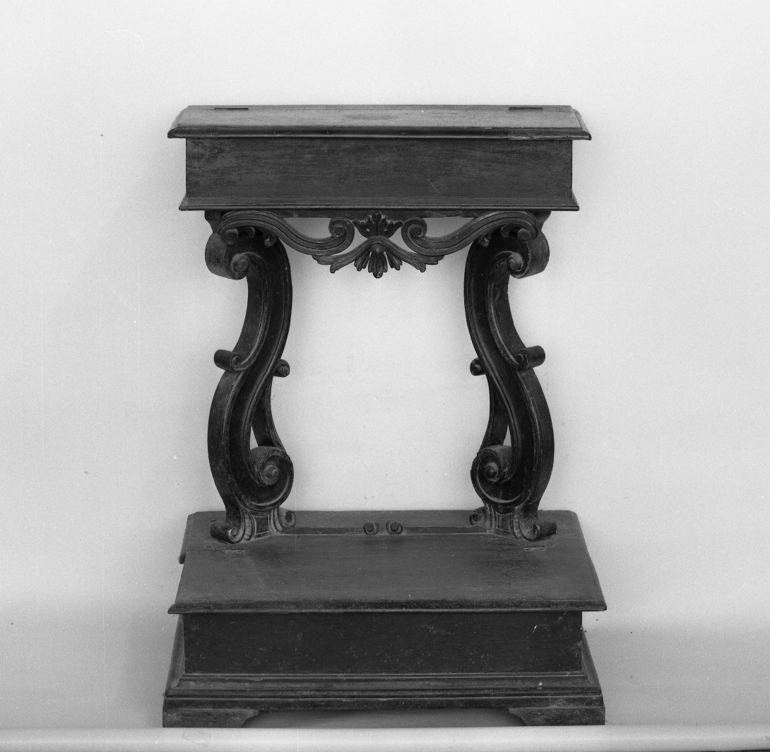 inginocchiatoio - bottega italiana (fine/inizio secc. XVII/ XVIII)