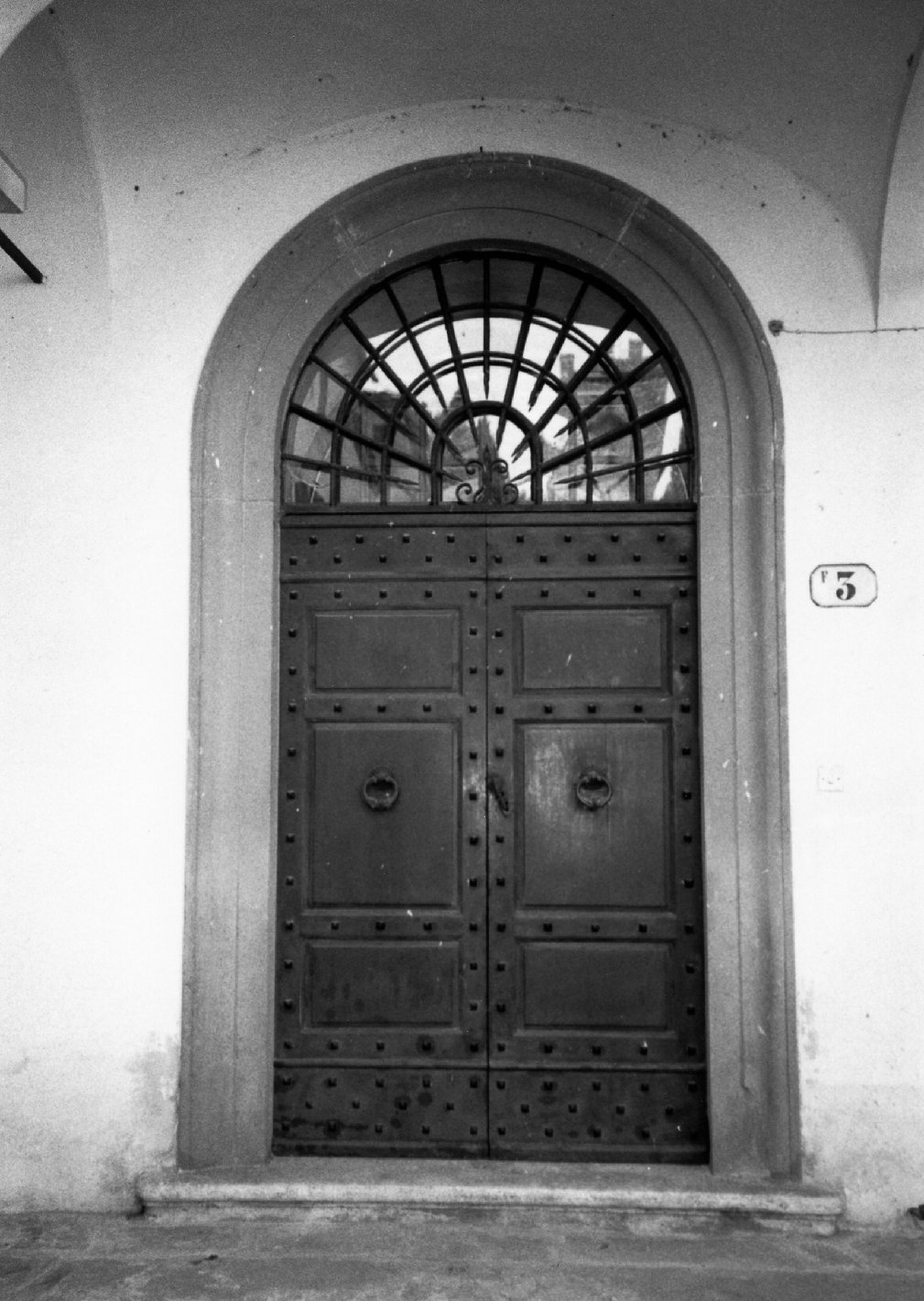 portale - bottega toscana (secc. XV/ XVI)