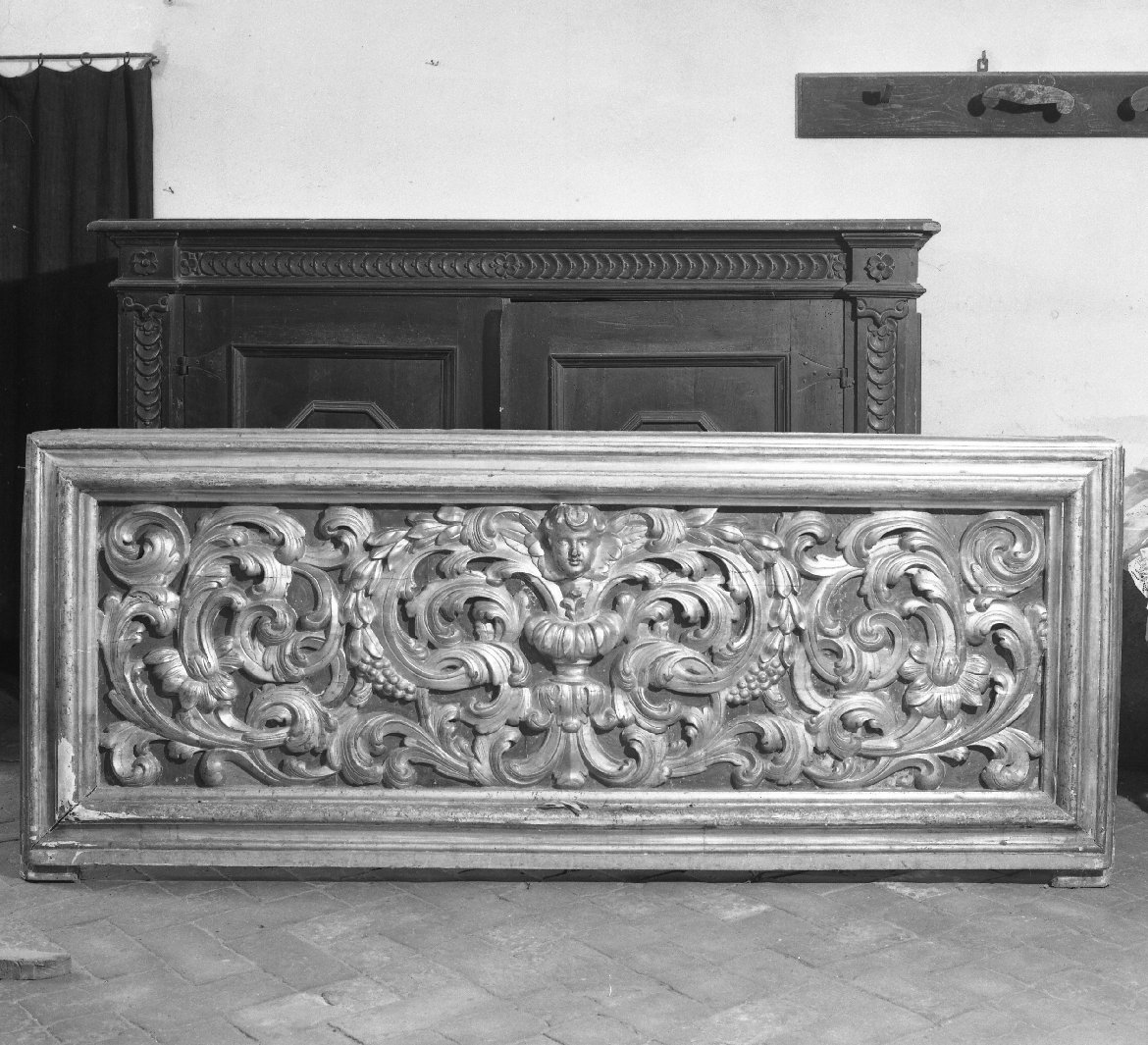 paliotto - bottega toscana (fine/inizio secc. XVII/ XVIII)