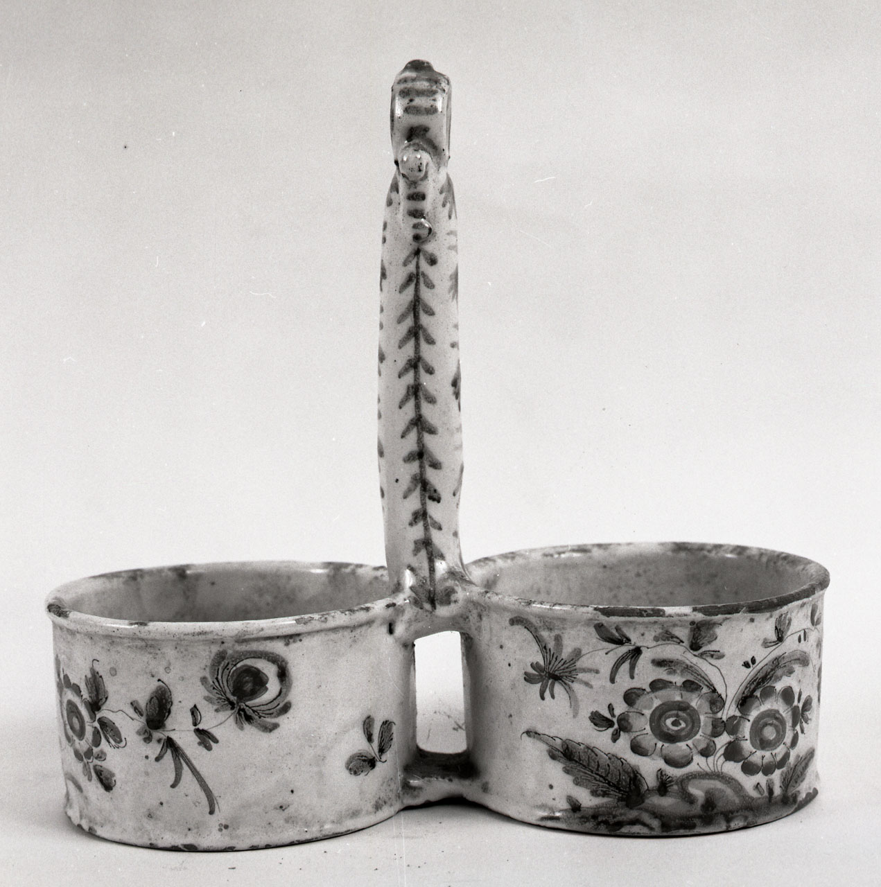 ampolliera - bottega marchigiana (seconda metà sec. XIX)