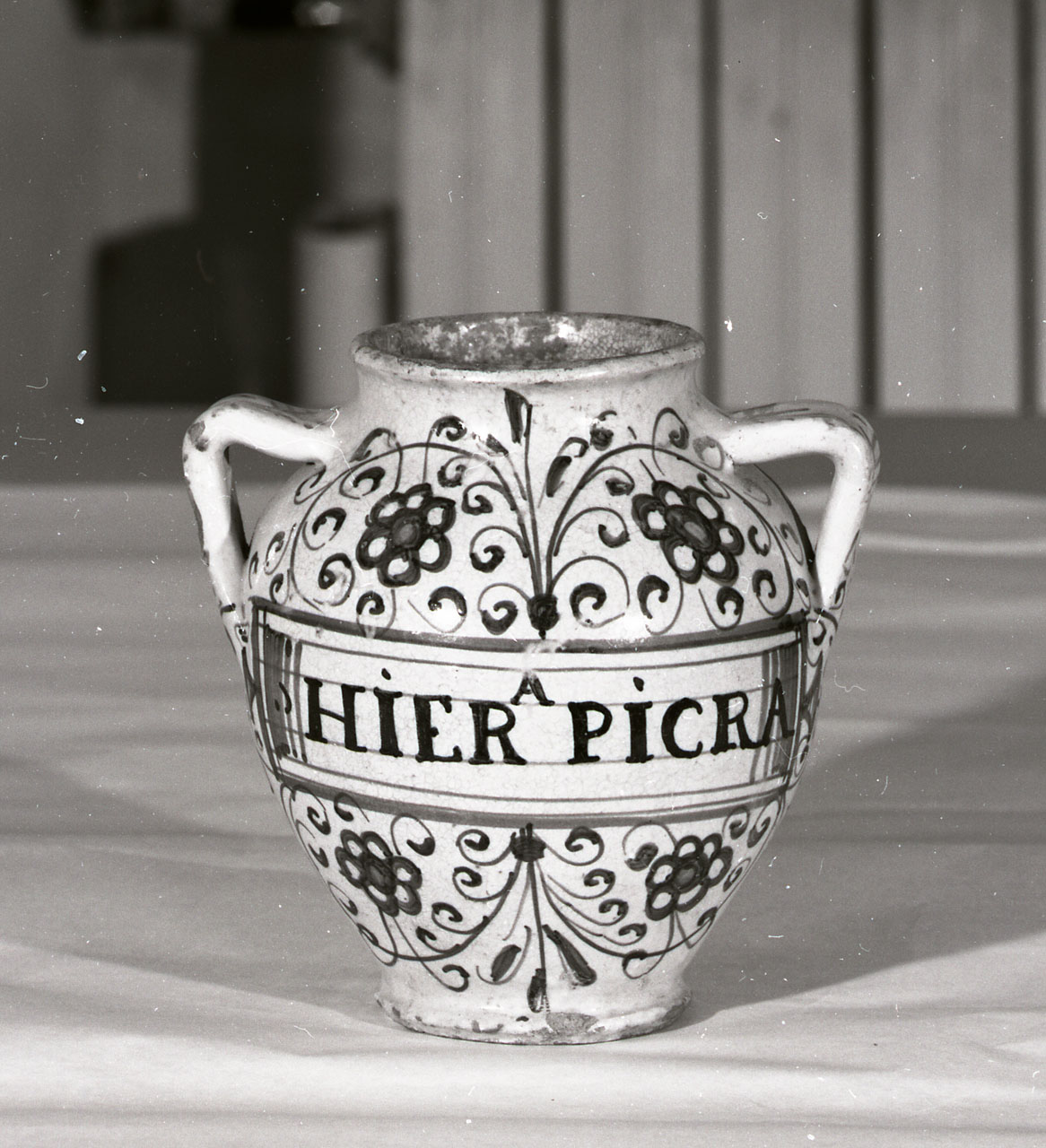 vaso da farmacia - bottega Italia settentrionale (prima metà sec. XVII)