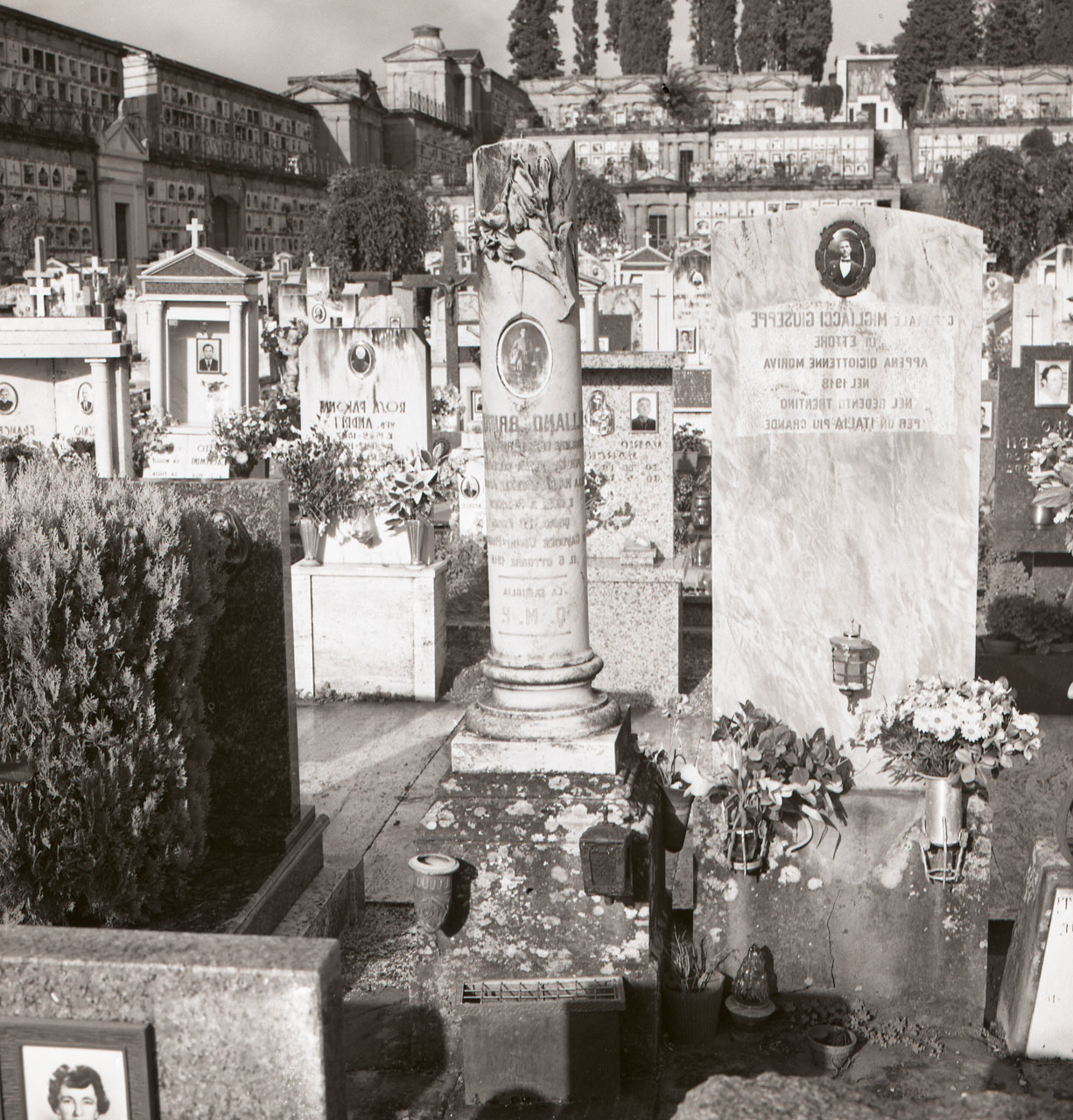 cippo - bottega aretina (sec. XX)