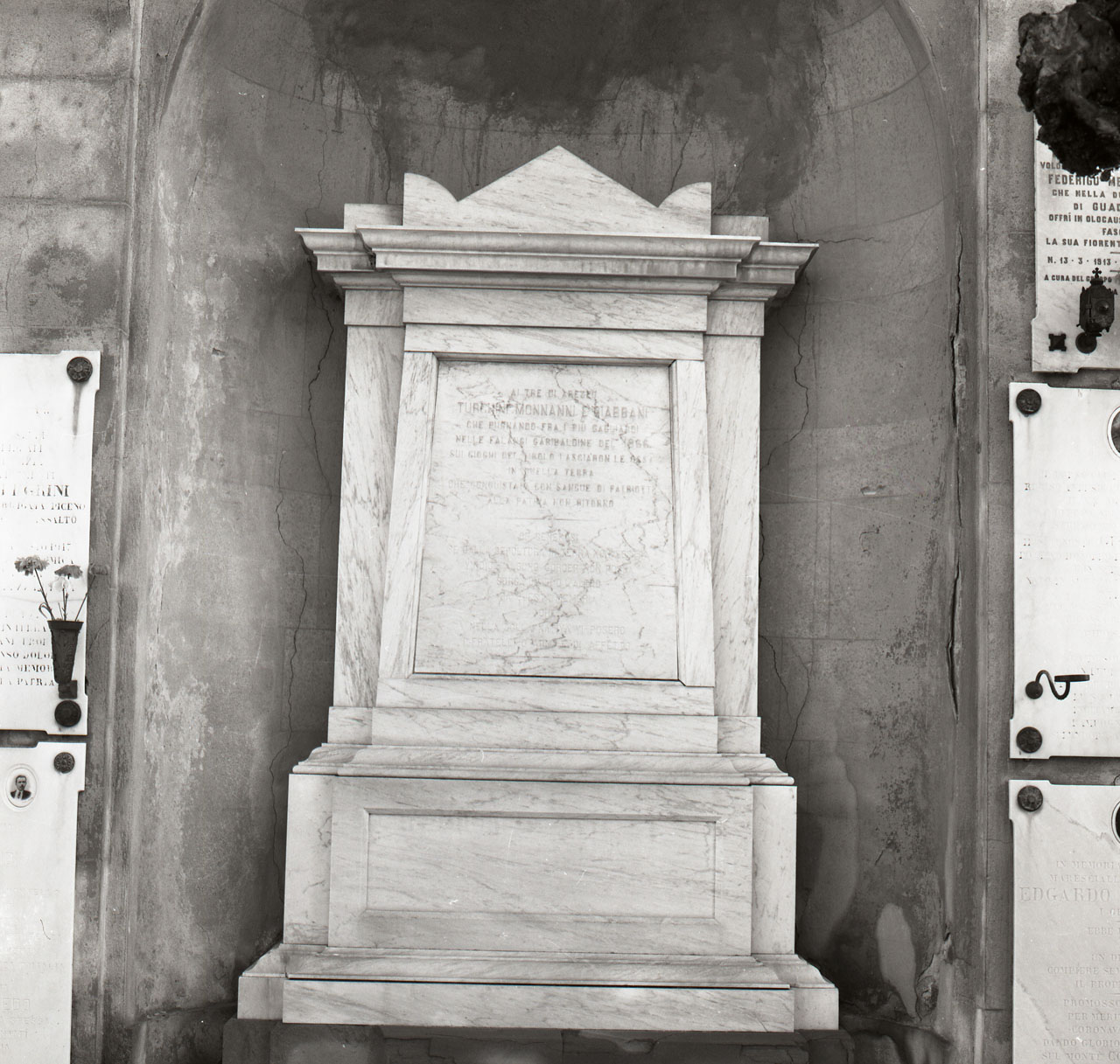 monumento funebre - bottega aretina (sec. XIX)