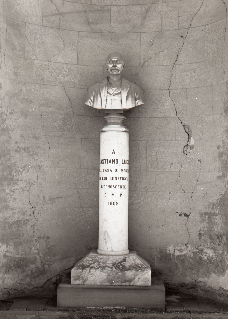 monumento funebre - a colonna - bottega aretina (sec. XX)