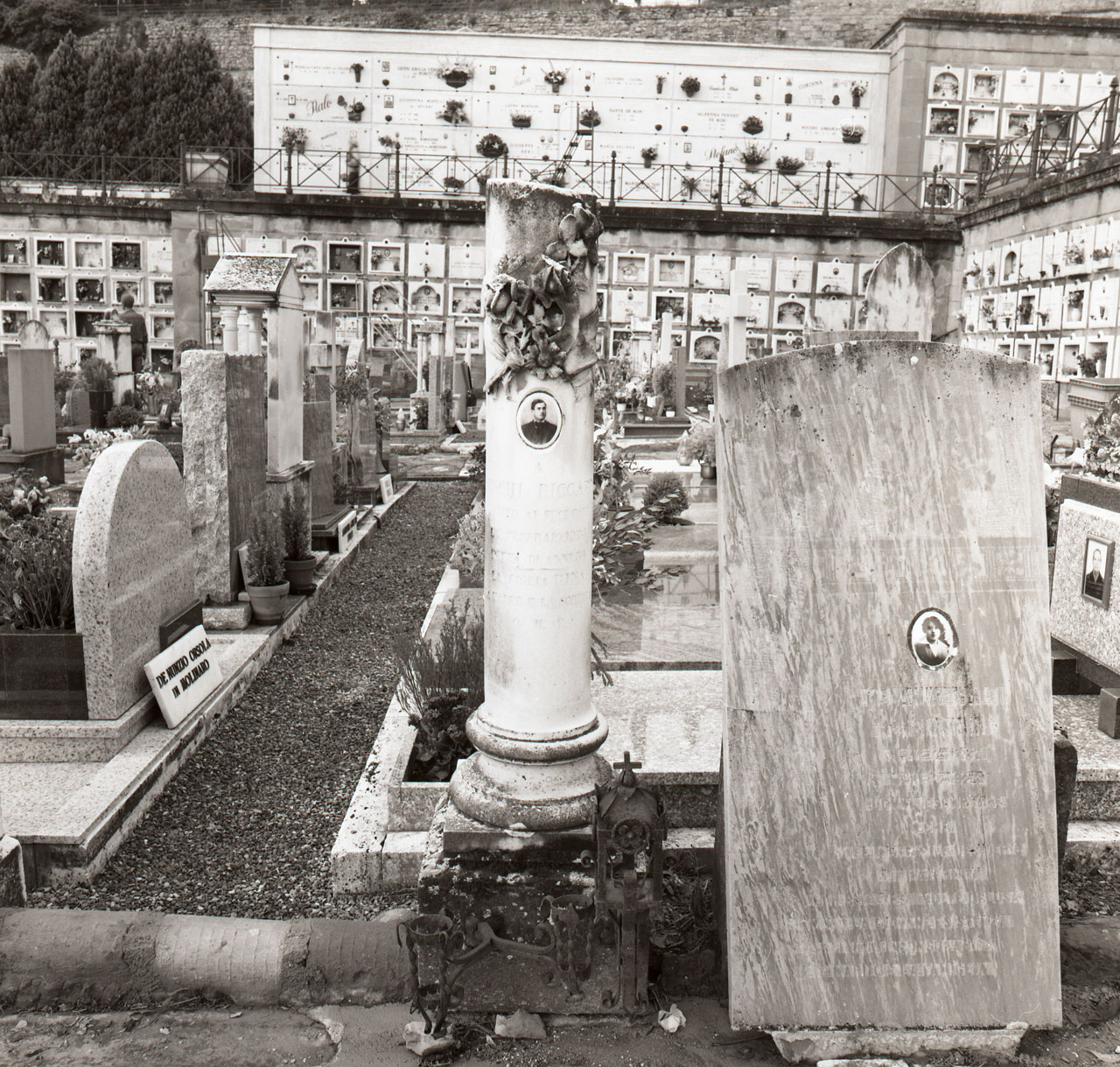 cippo - bottega aretina (sec. XX)