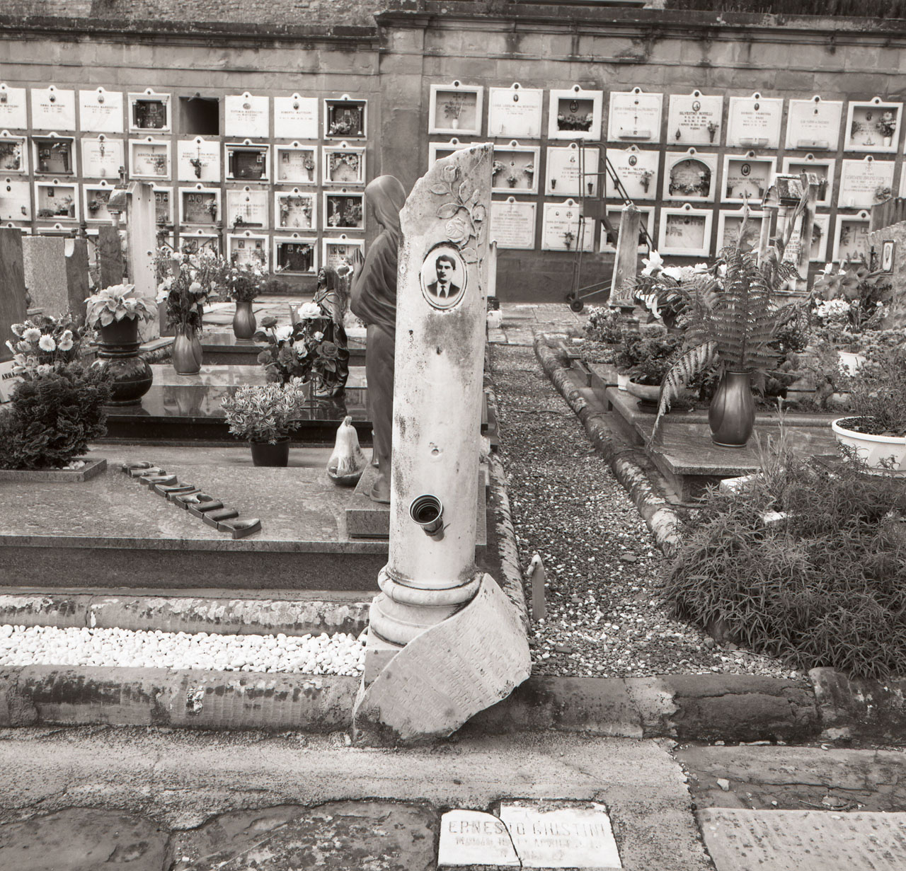 cippo - bottega aretina (sec. XX)