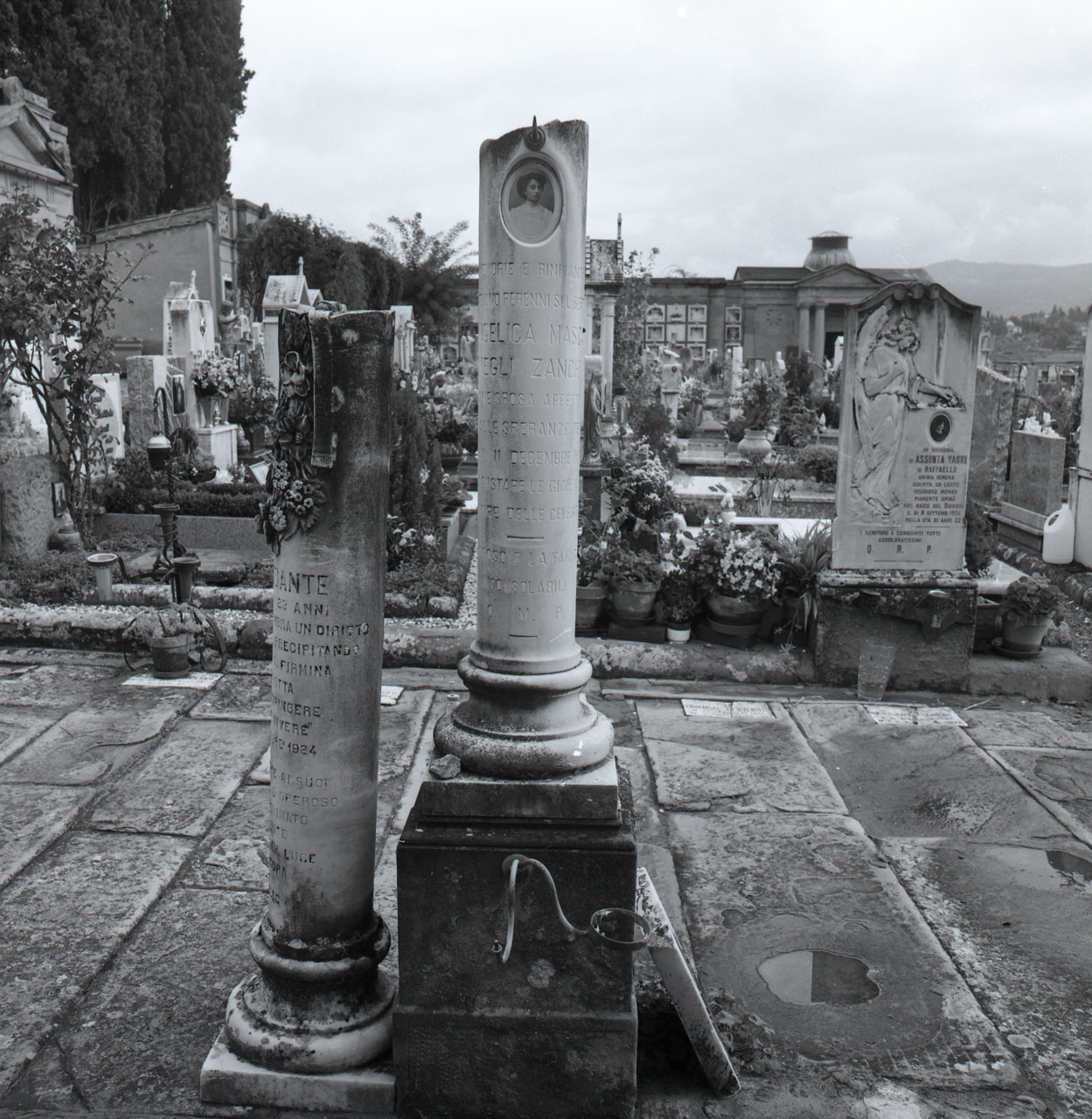 cippo - bottega aretina (sec. XX)