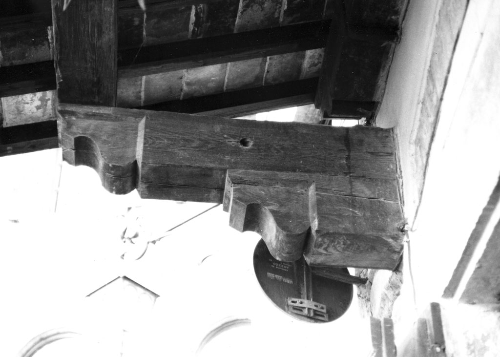 mensola, serie - bottega aretina (sec. XX)