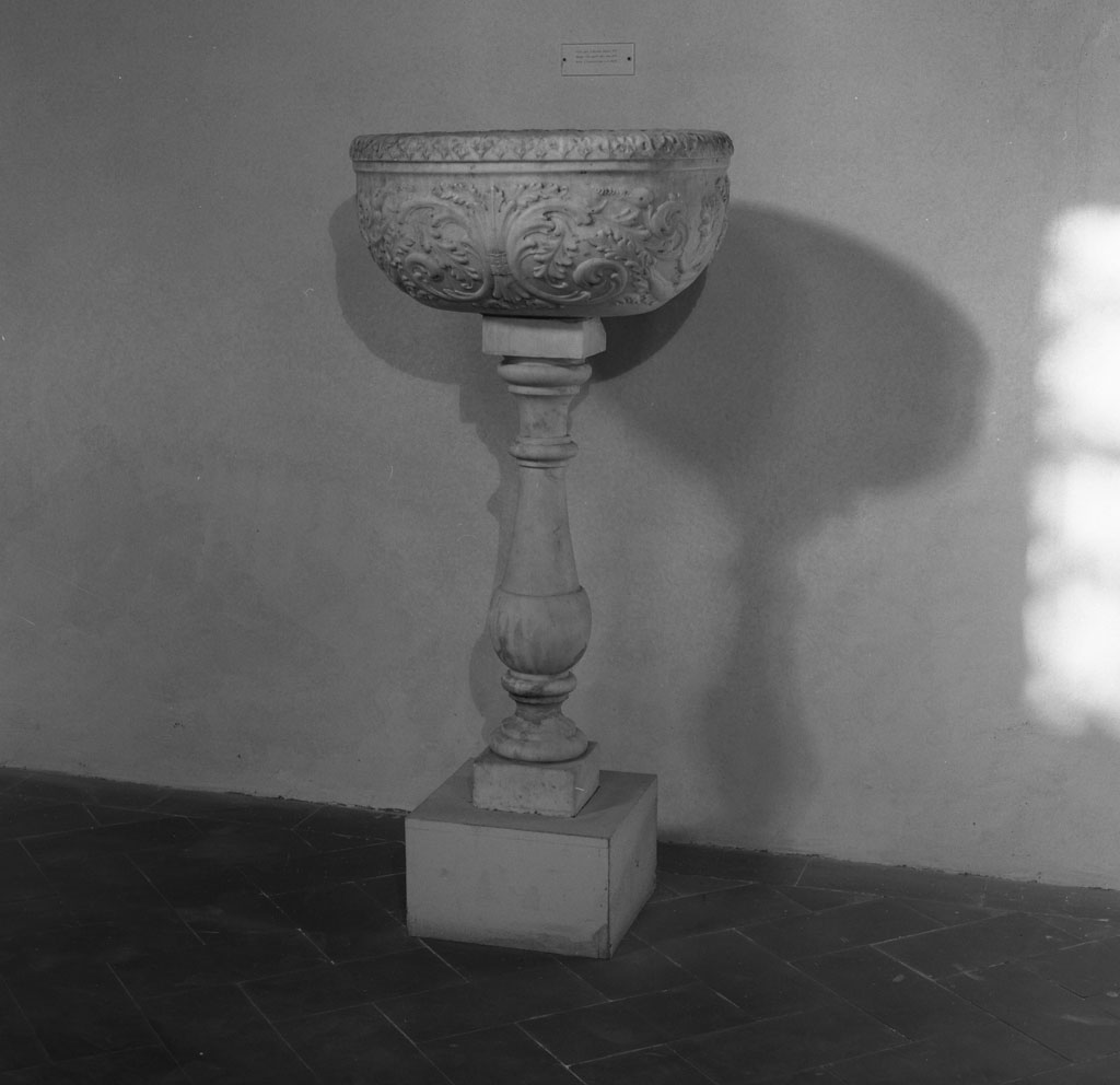 vasca di acquasantiera - manifattura toscana (sec. XVI)