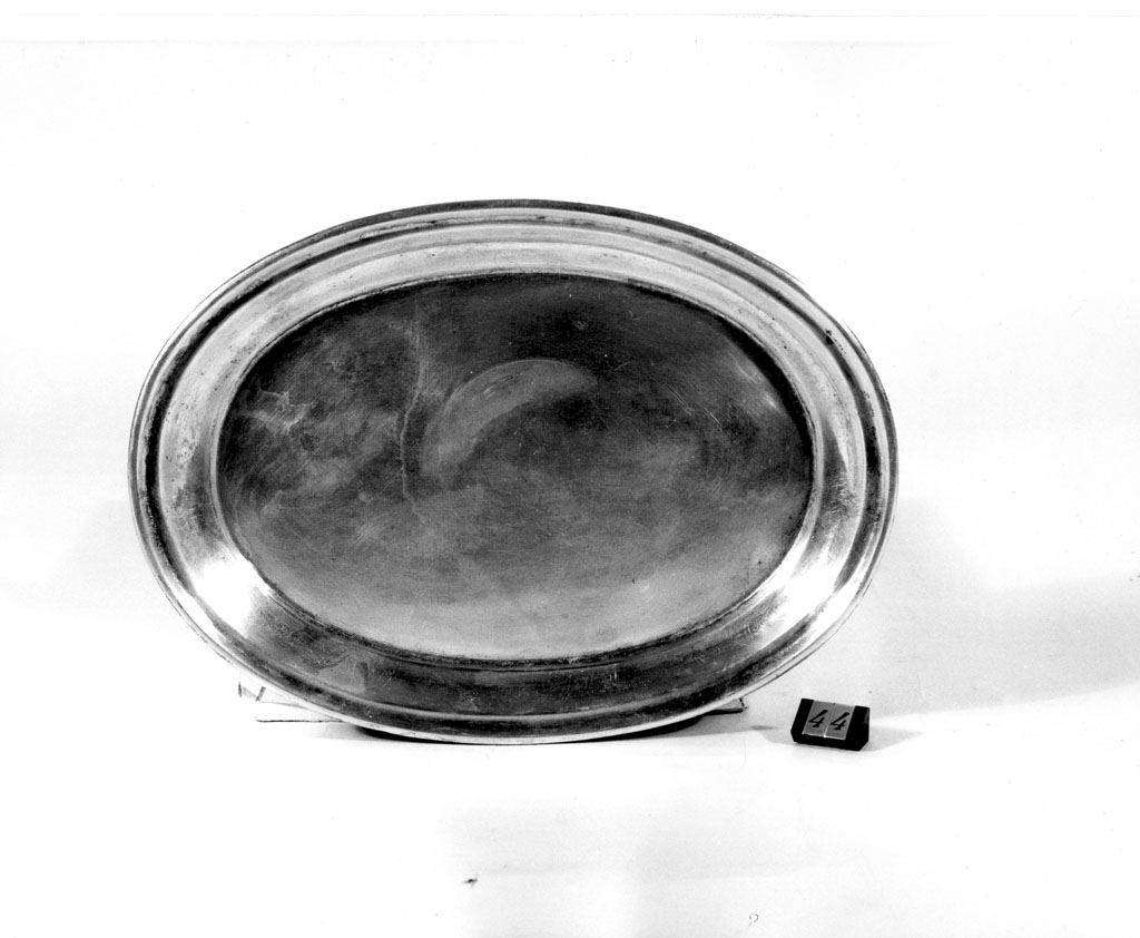 vassoio, opera isolata - bottega toscana (prima metà sec. XIX)