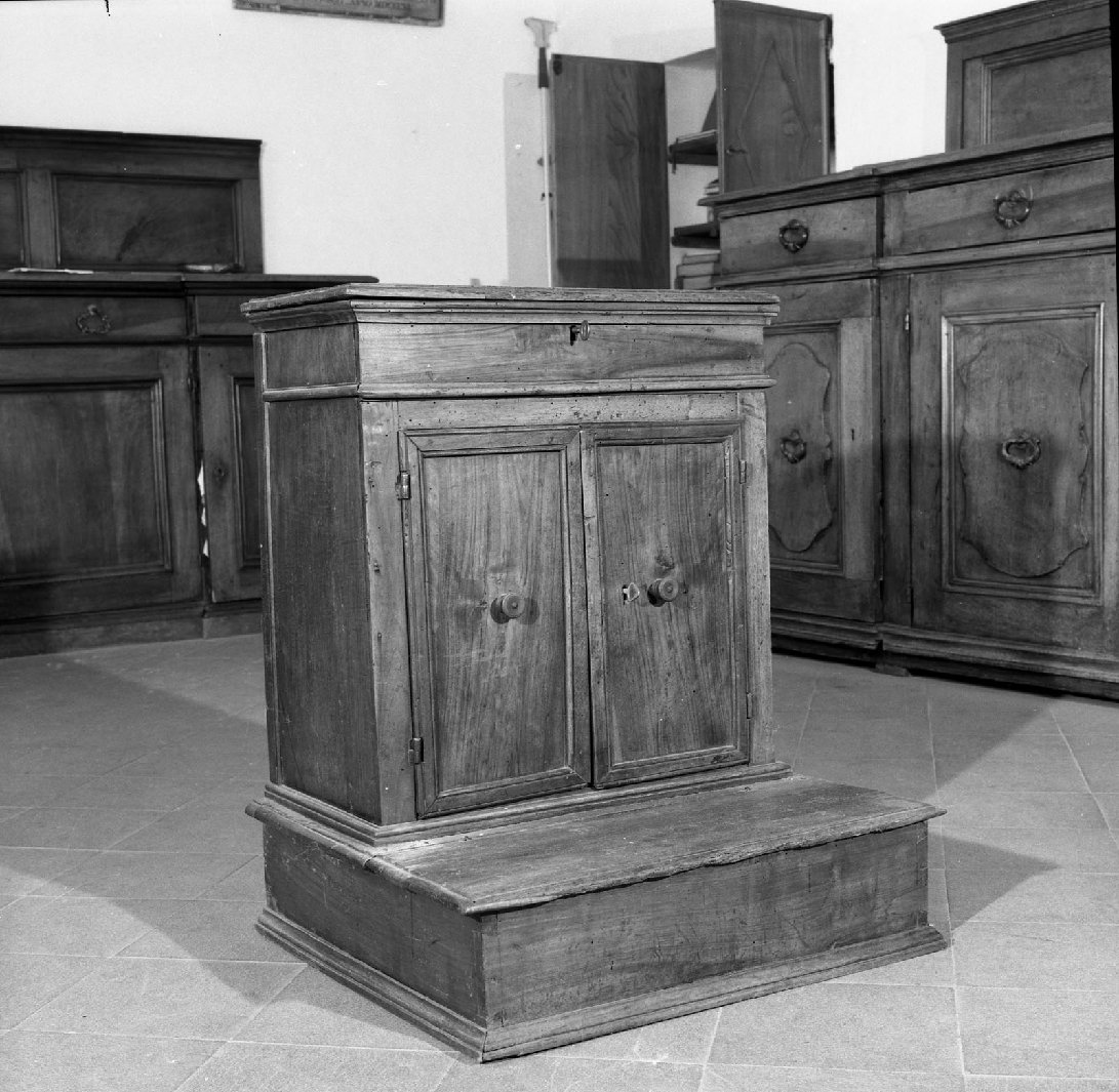 inginocchiatoio - bottega toscana (sec. XVIII)