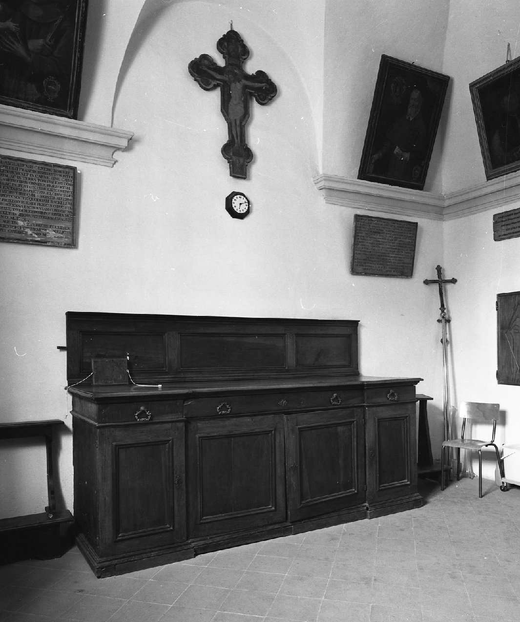 armadio da sacrestia - bottega toscana (seconda metà sec. XVIII)