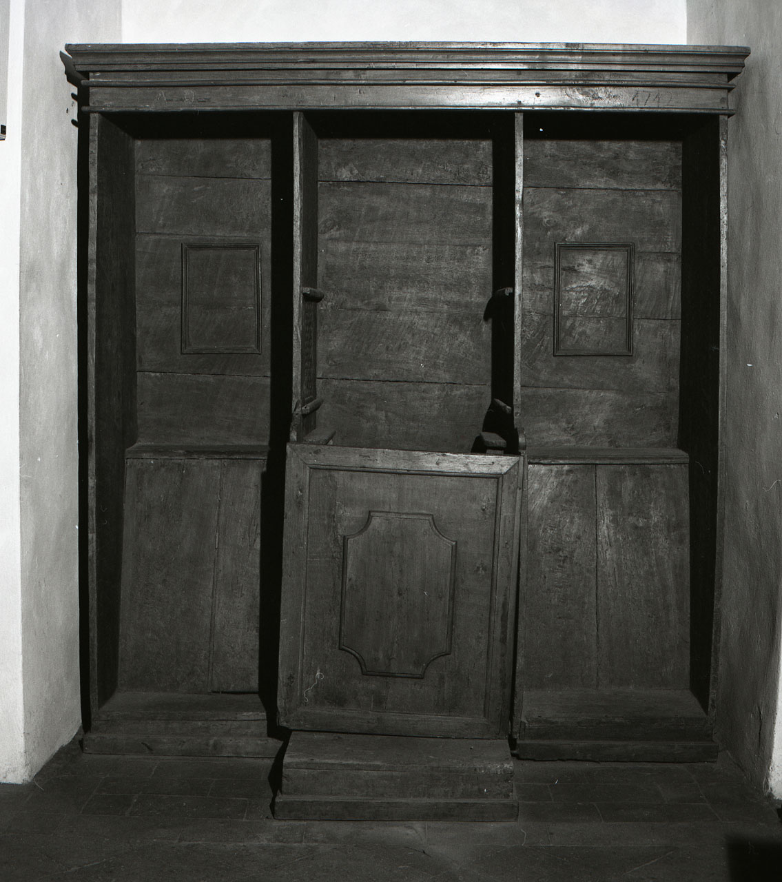 confessionale - bottega toscana (sec. XVIII)
