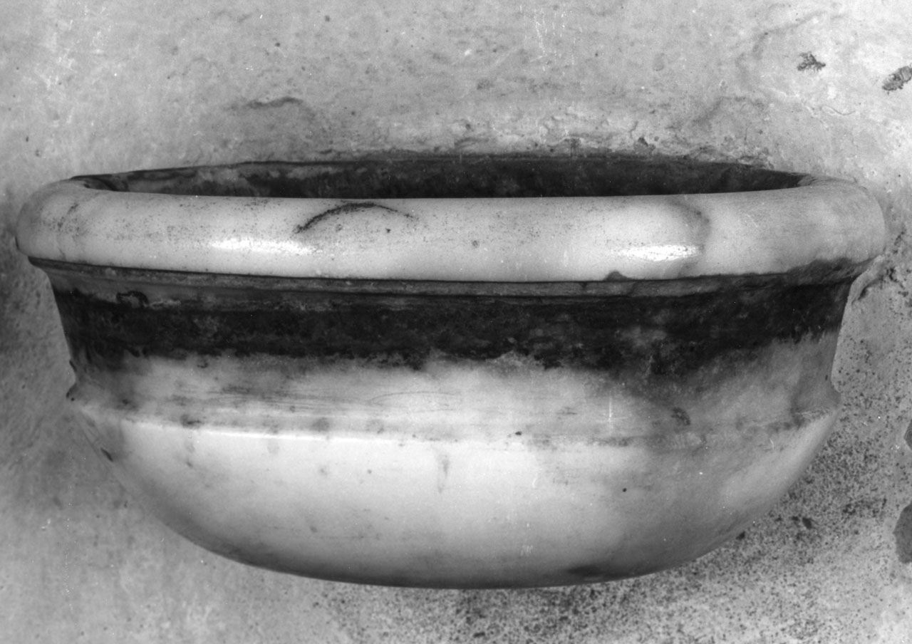 acquasantiera da parete, coppia - bottega toscana (seconda metà sec. XIX)