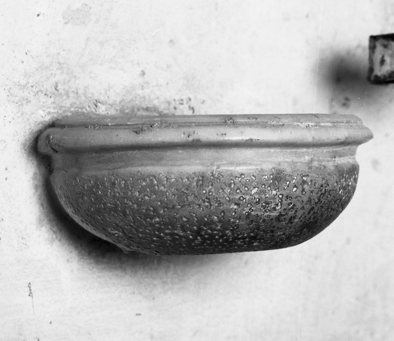 acquasantiera da parete, opera isolata - bottega toscana (seconda metà sec. XIX)