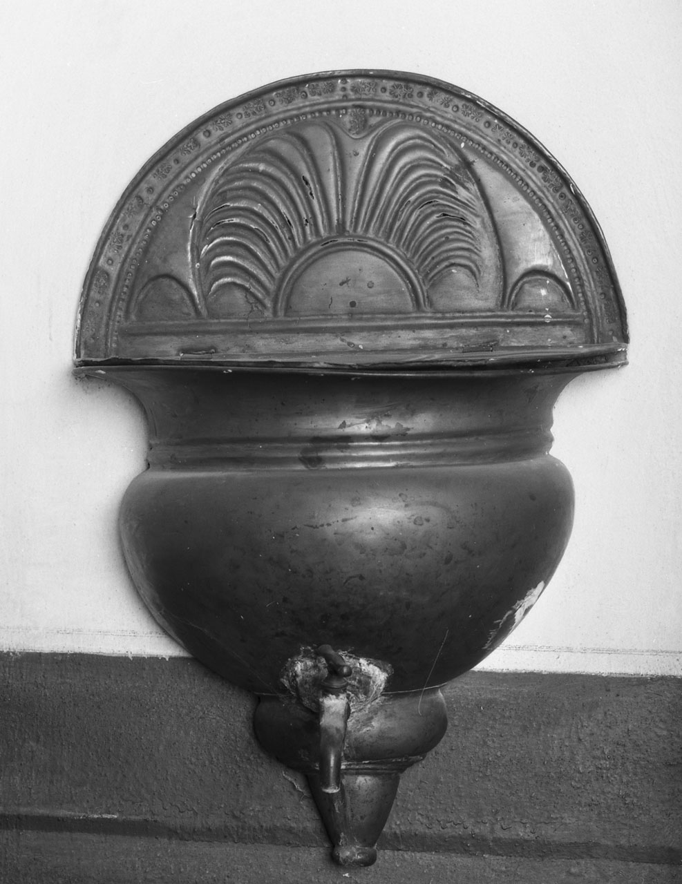 lavabo, opera isolata - bottega toscana (inizio sec. XIX)