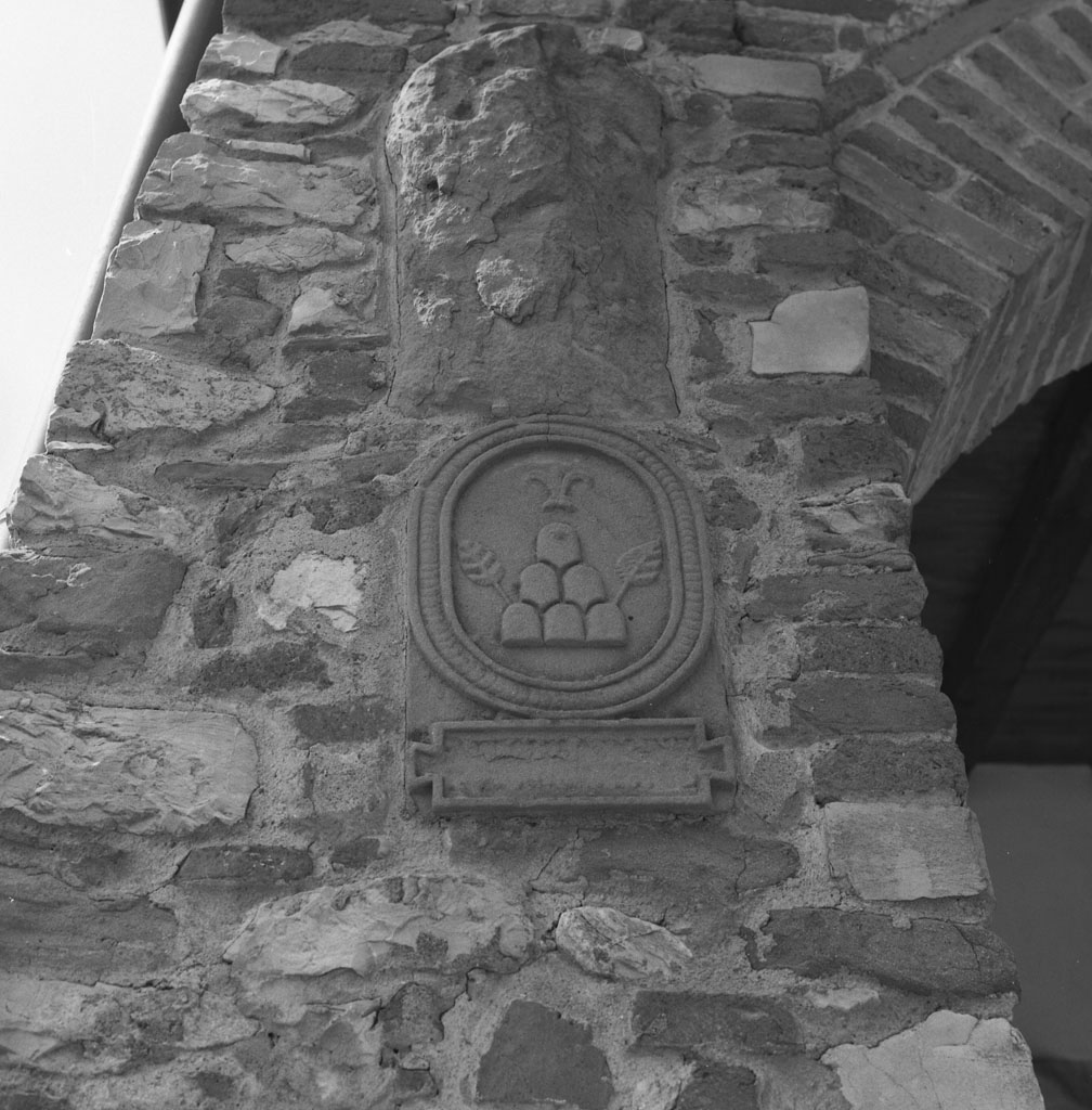 stemma gentilizio (scultura) - bottega toscana (seconda metà sec. XVI)