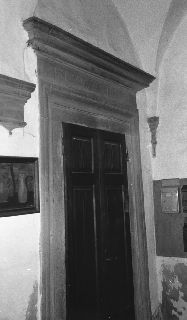 portale architravato - bottega aretina (sec. XVI)