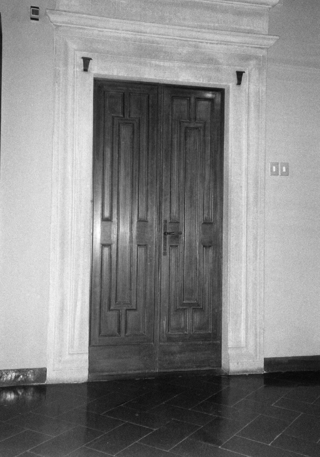 portale - bottega aretina (sec. XX)