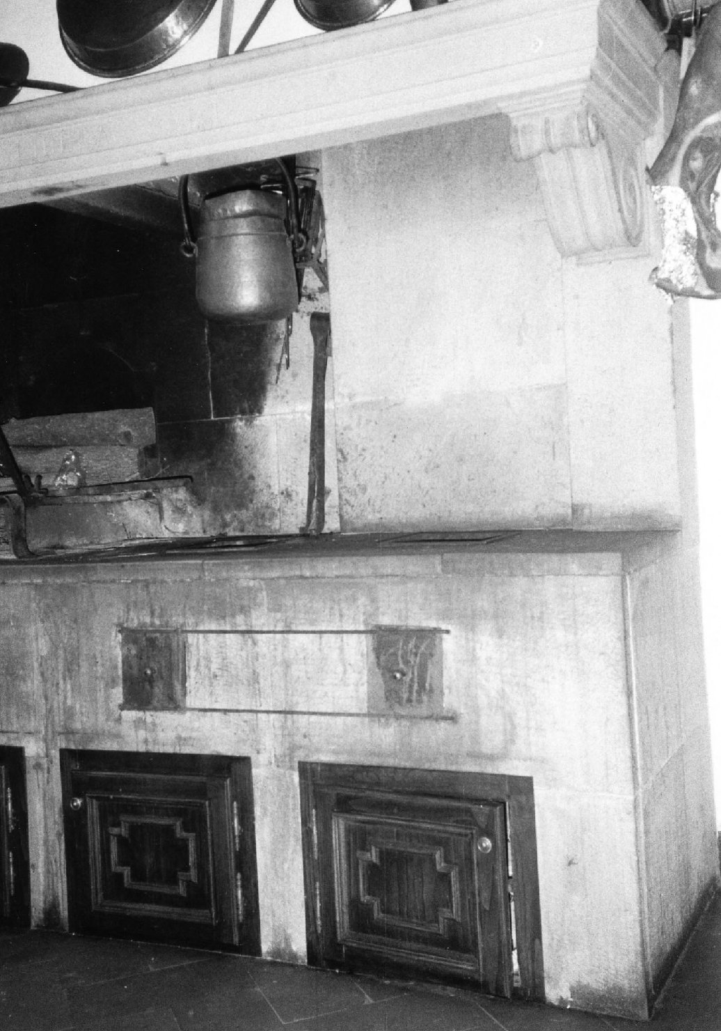 camino - bottega aretina (sec. XX)