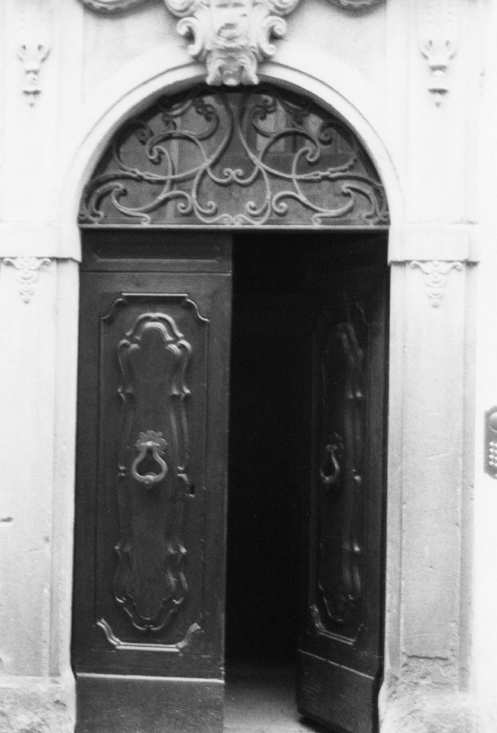 portone - a due battenti - bottega aretina (sec. XVIII)