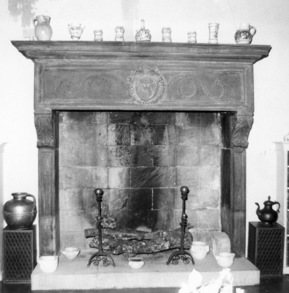 camino, opera isolata - bottega aretina (secc. XVIII/ XIX)