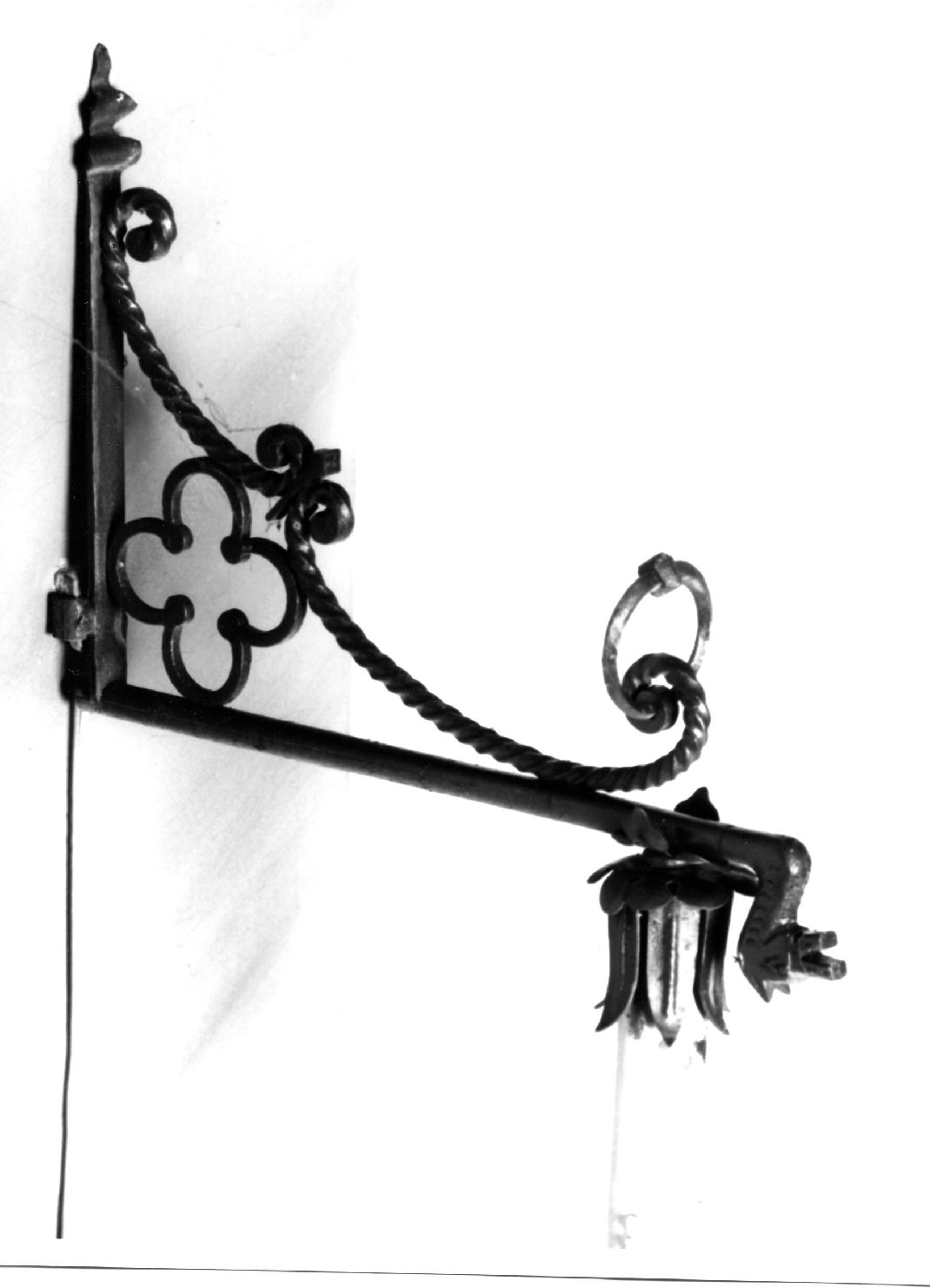 candeliere da parete, serie - bottega aretina (prima metà sec. XX)