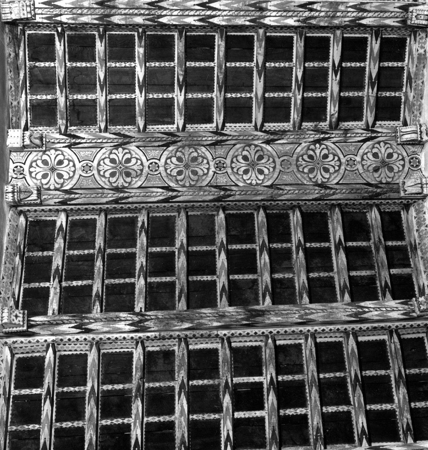 trave, insieme - bottega aretina (prima metà sec. XX)