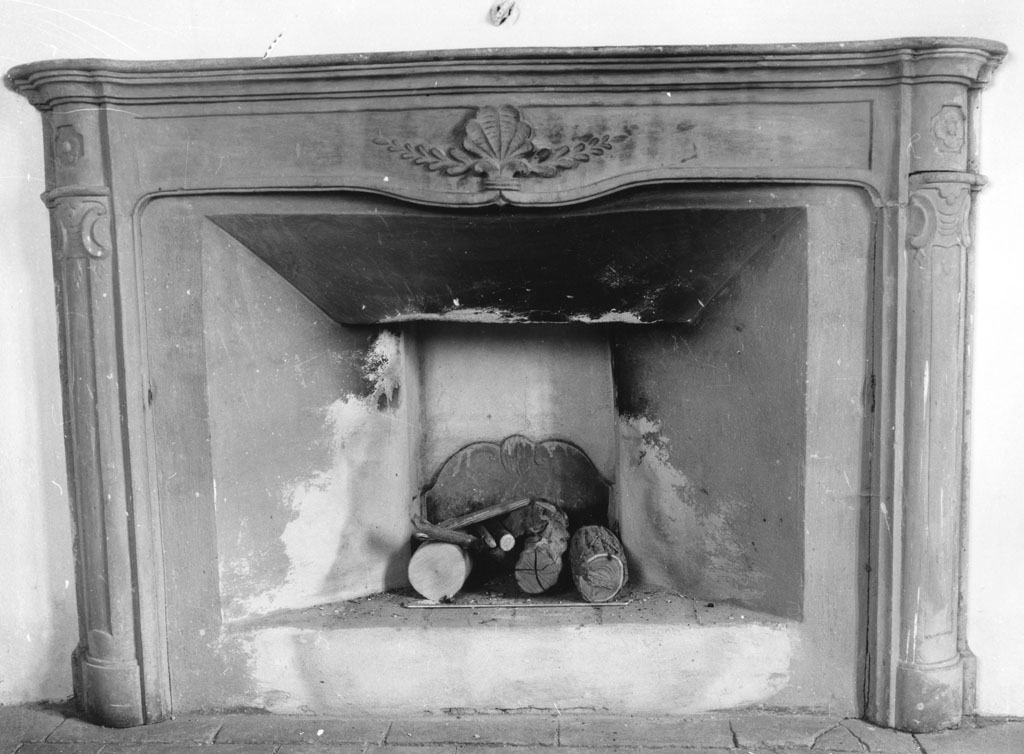 camino - bottega aretina (sec. XVIII)