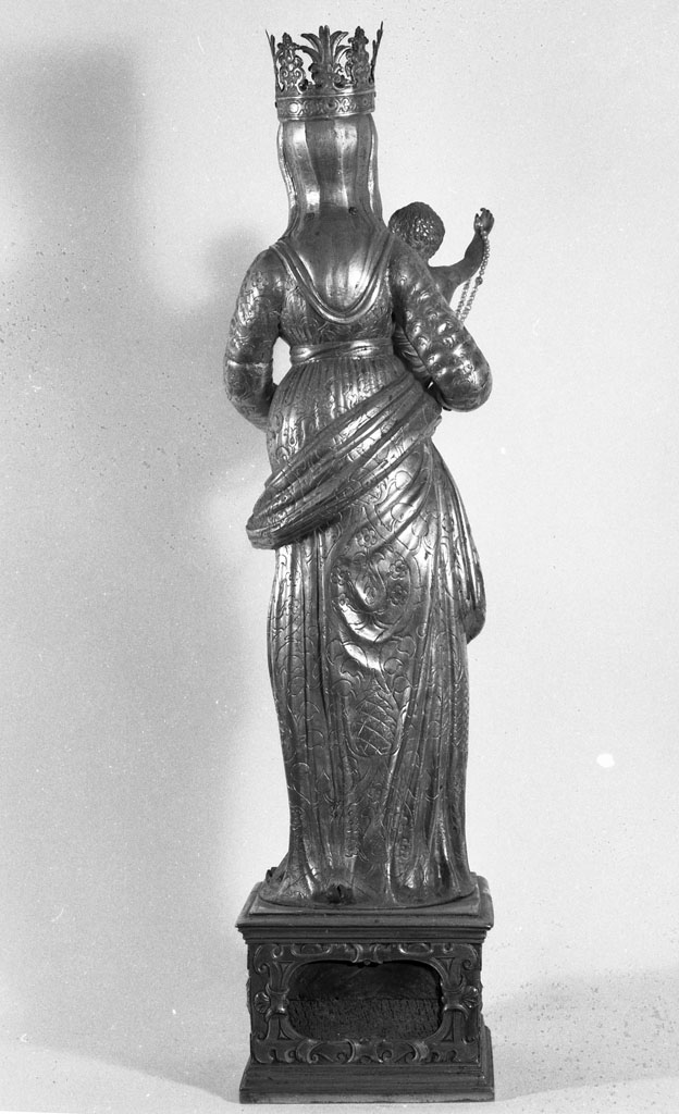 Madonna con Bambino (reliquiario - a statuetta) - bottega Italia centro-orientale (fine/inizio secc. XVI/ XVII)