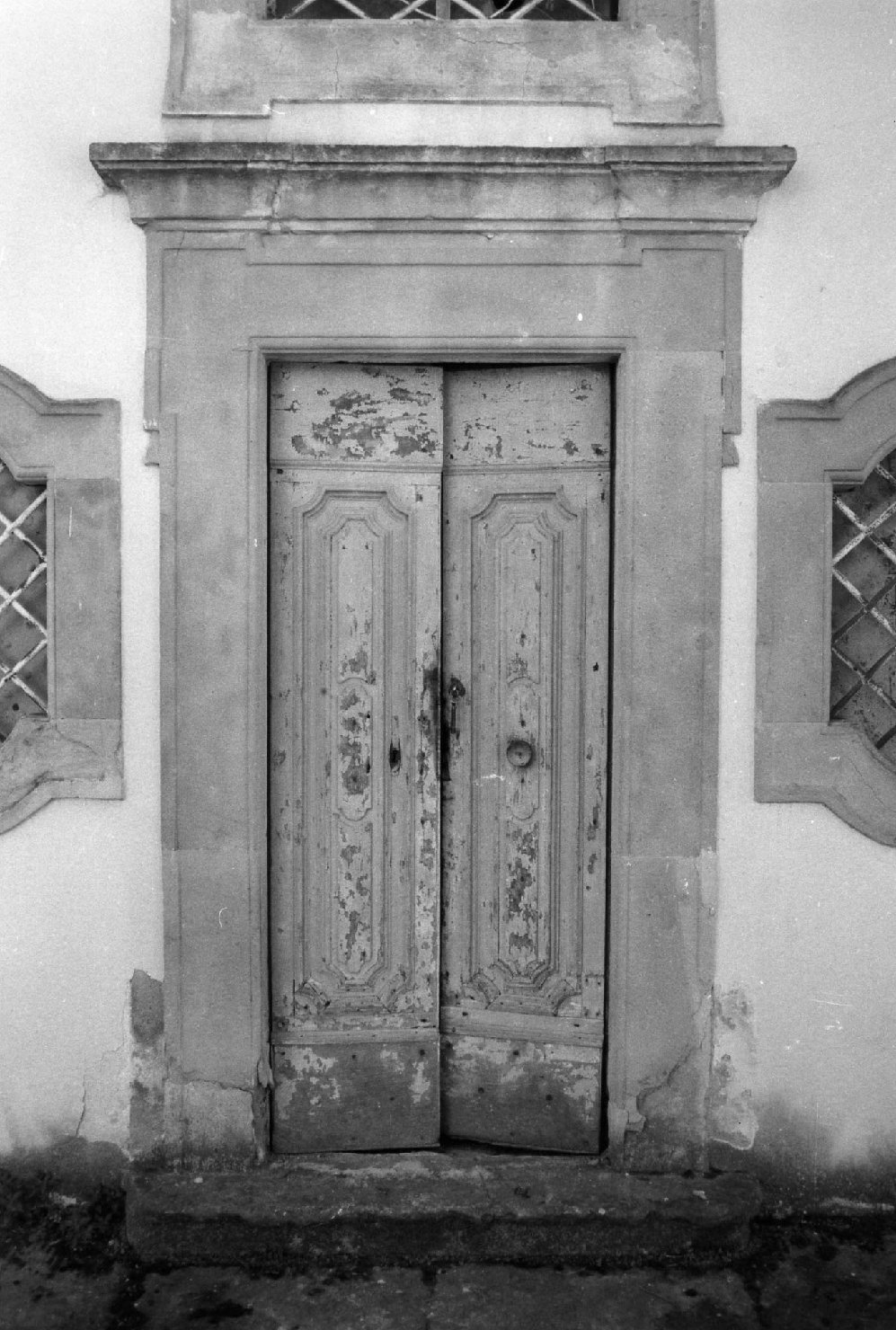 portale architravato - bottega toscana (sec. XVIII)