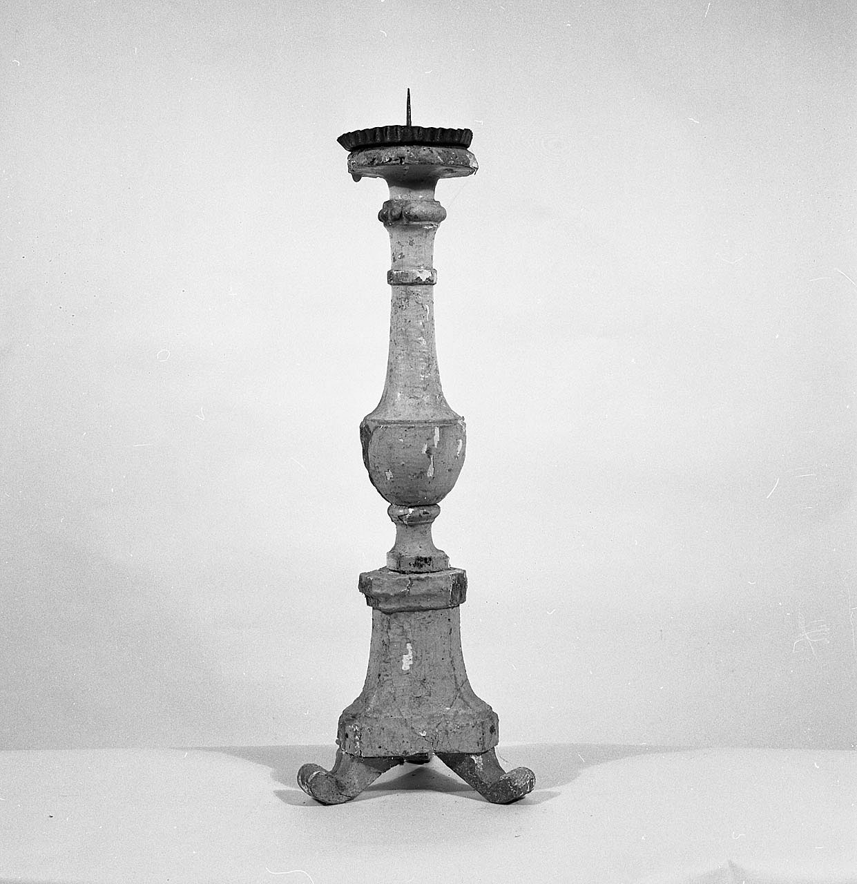 candeliere, opera isolata - ambito toscano (sec. XVIII)