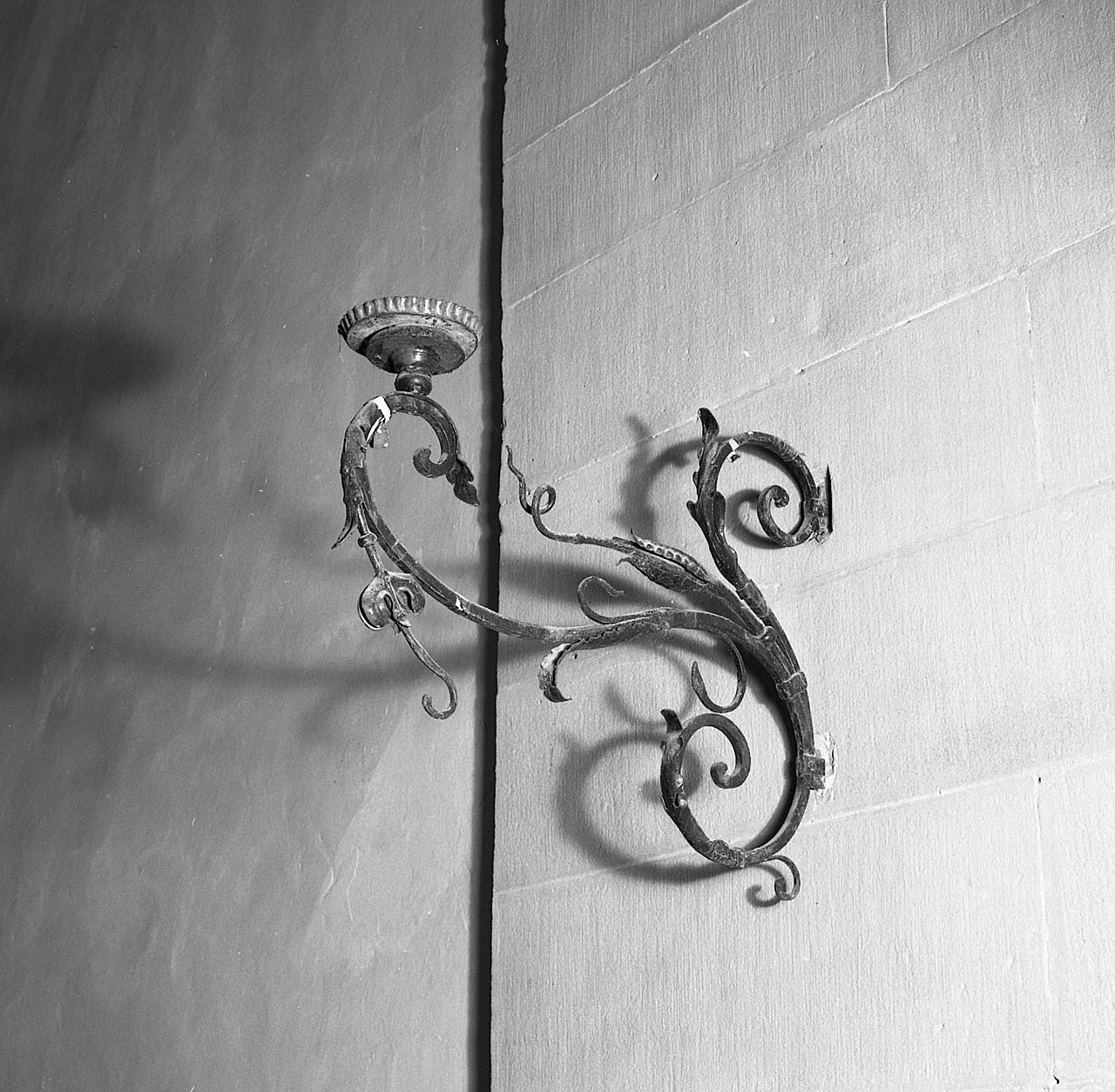 candeliere da parete, serie - ambito toscano (seconda metà sec. XIX)