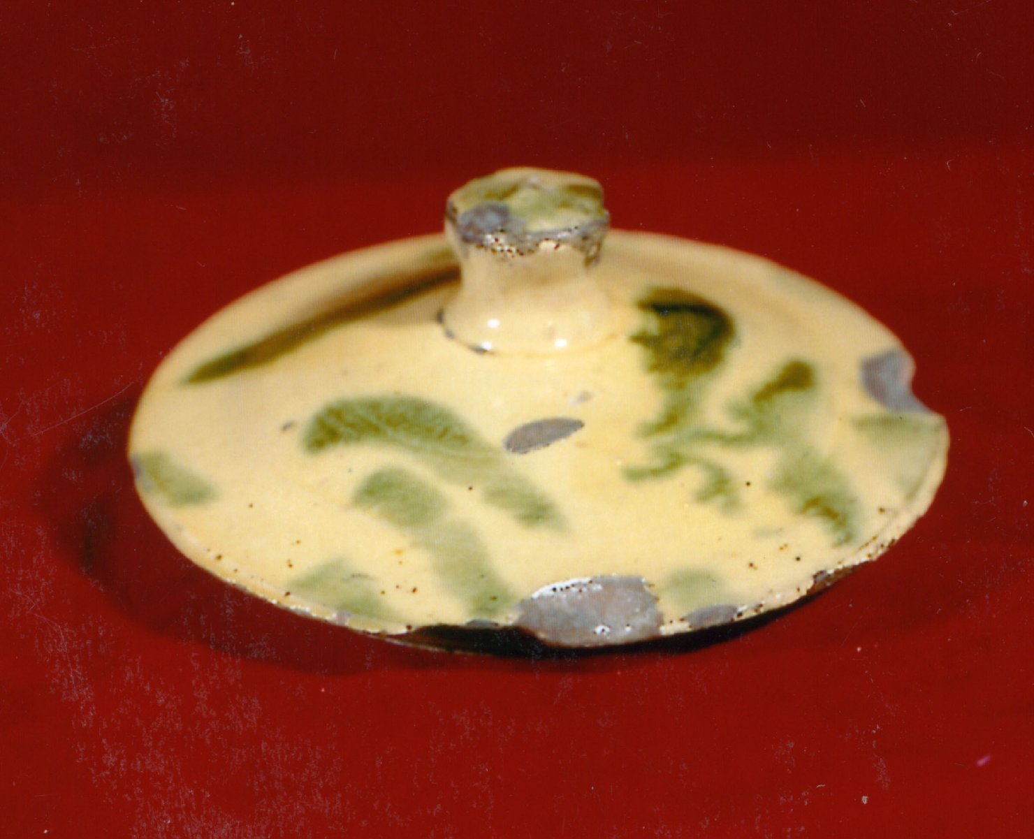 coperchio - bottega aretina (sec. XX)