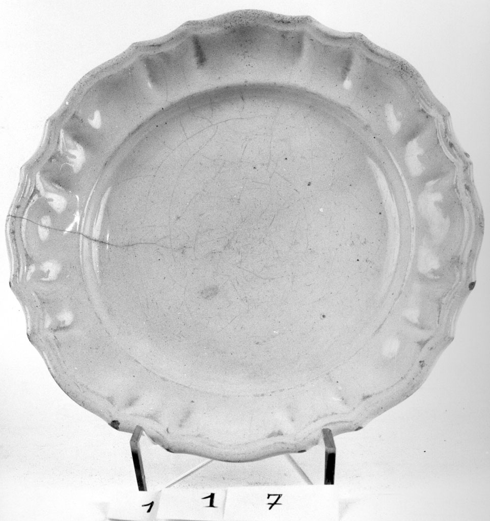 piatto - bottega di Casteldurante (ultimo quarto sec. XVIII)