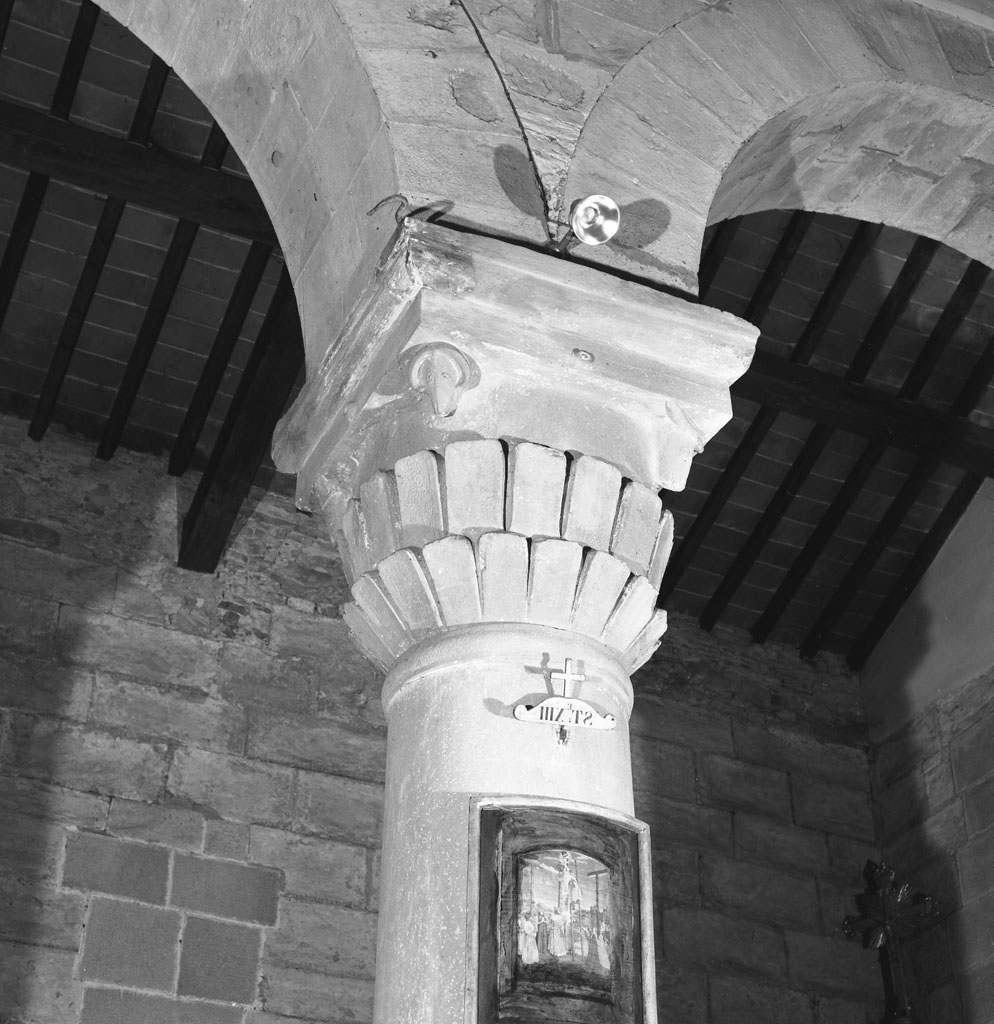 capitello, coppia - bottega aretina (sec. XII)