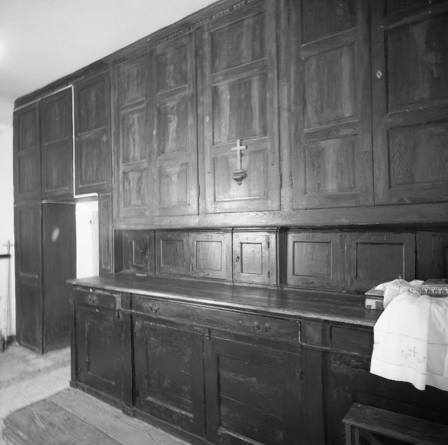 mobile da sacrestia - bottega toscana (sec. XVII)