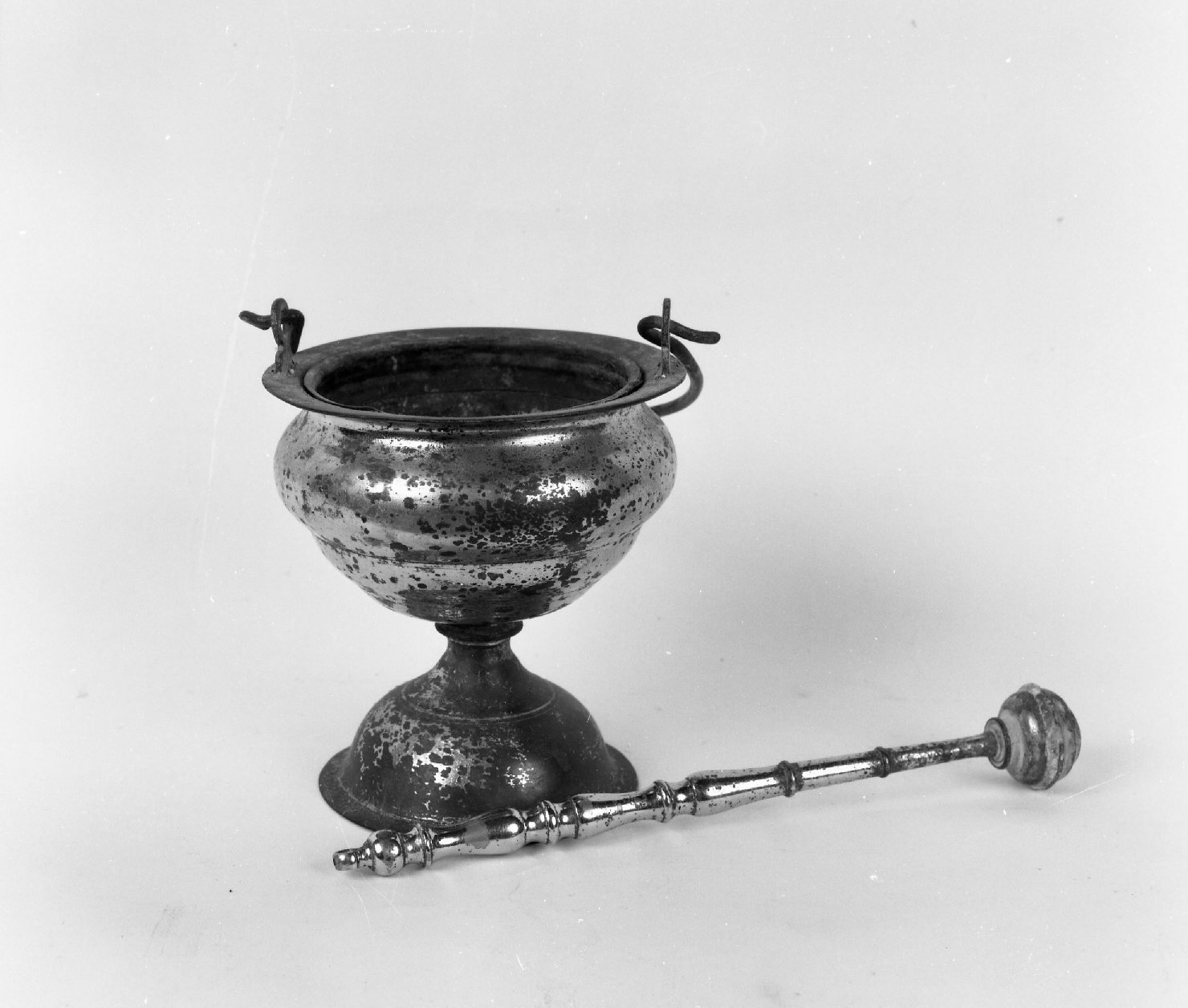 secchiello per l'acqua benedetta - bottega toscana (prima metà sec. XX)