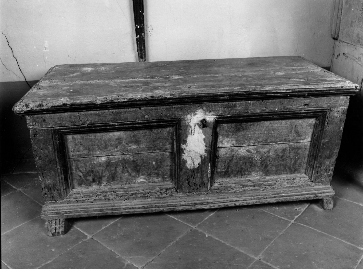 cassapanca - bottega toscana (seconda metà sec. XVIII)