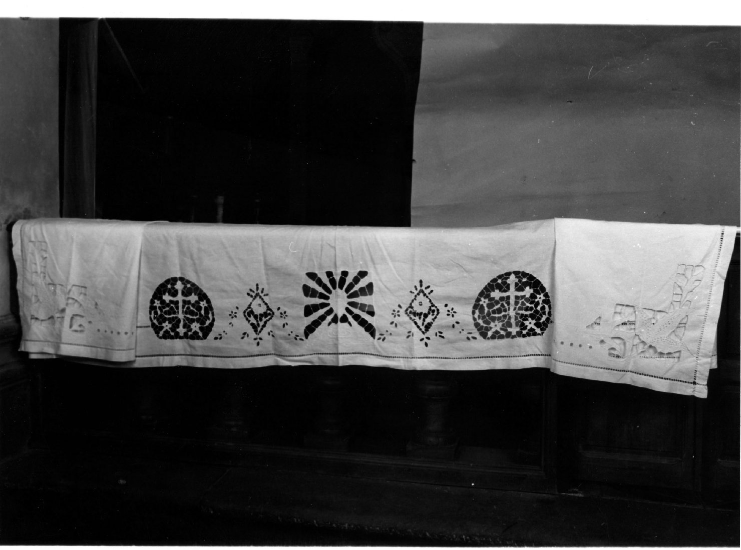 tovaglia d'altare - manifattura toscana (primo quarto sec. XX)