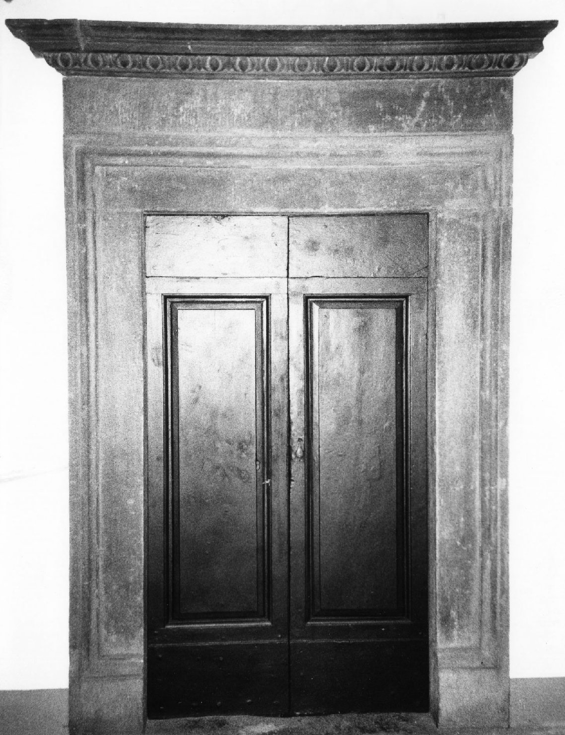 portale - bottega aretina (fine/inizio secc. XVI/ XVII)