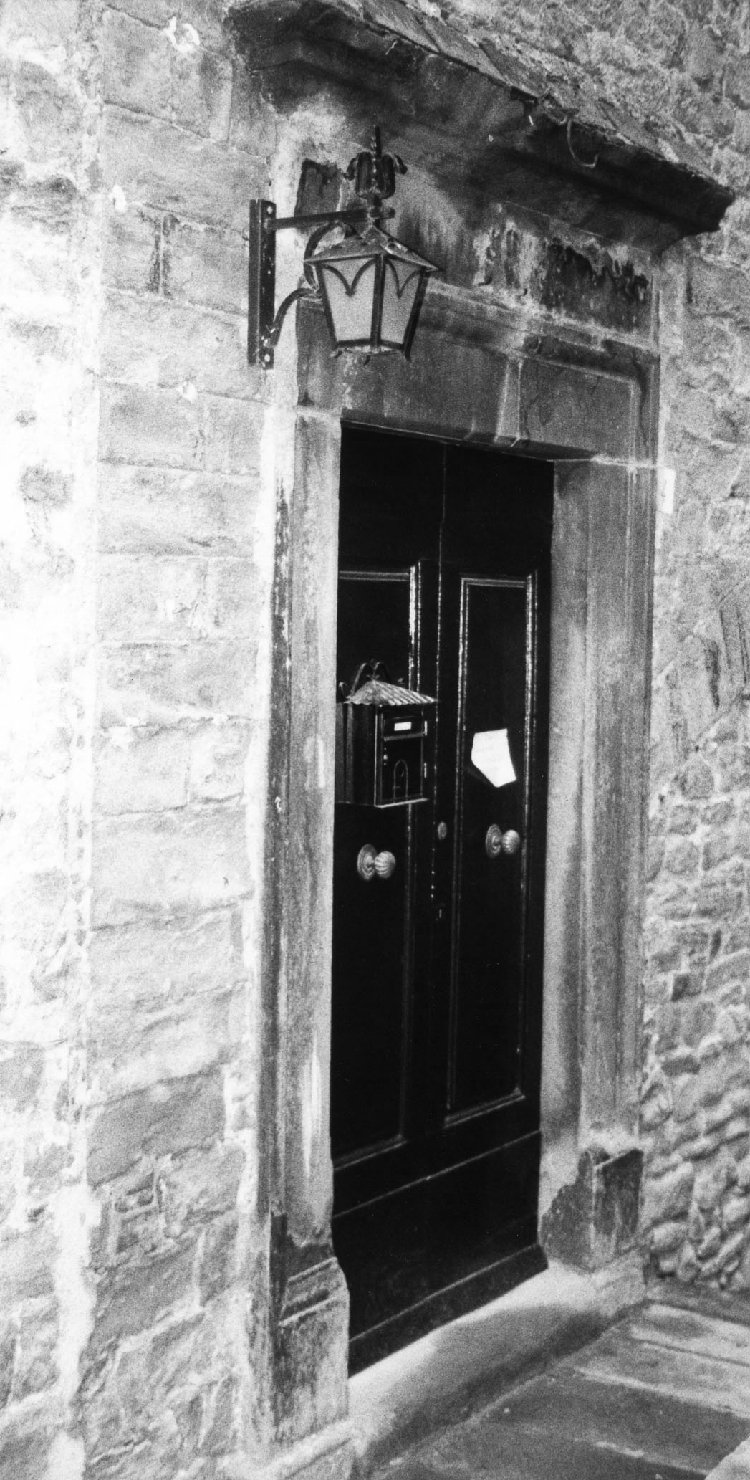 portale - bottega aretina (fine/inizio secc. XVI/ XVII)