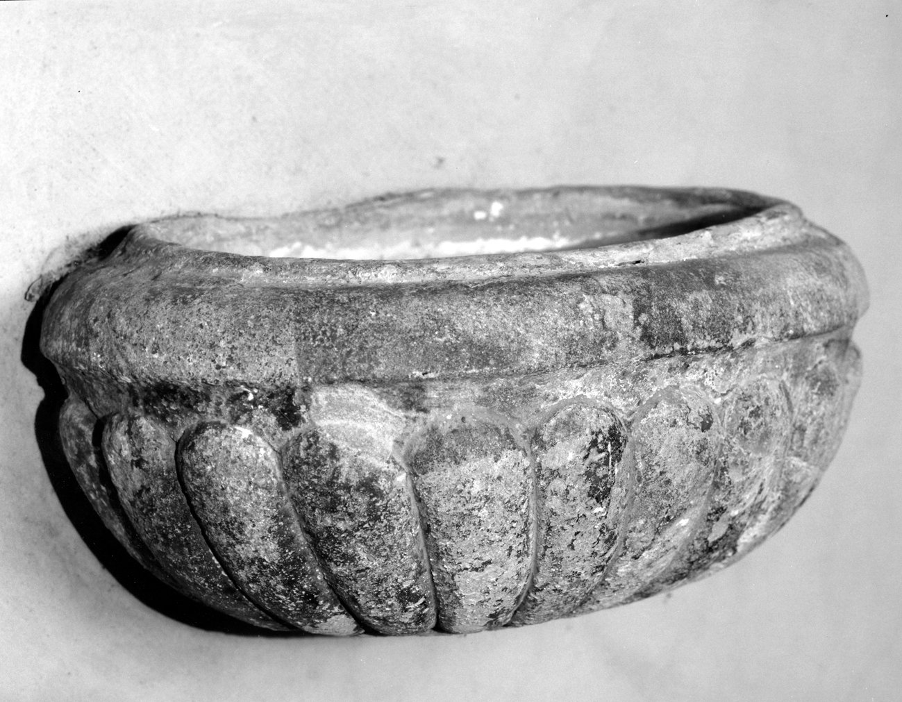 acquasantiera da parete - bottega toscana (metà sec. XVII)