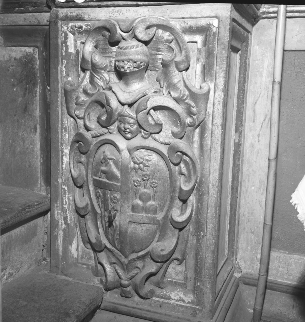 stemma (scultura, coppia) di Berrettini Filippo (inizio sec. XVII)