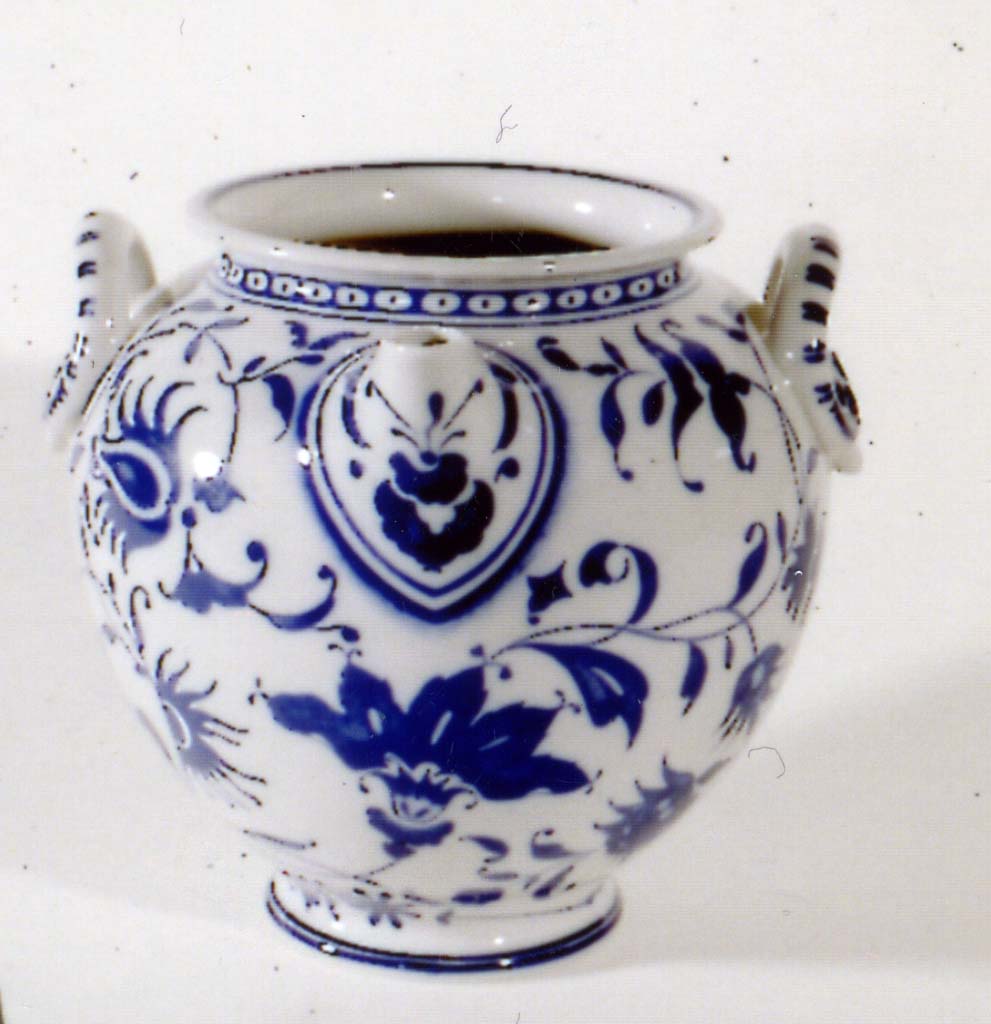 vaso - produzione toscana (ultimo quarto sec. XX)